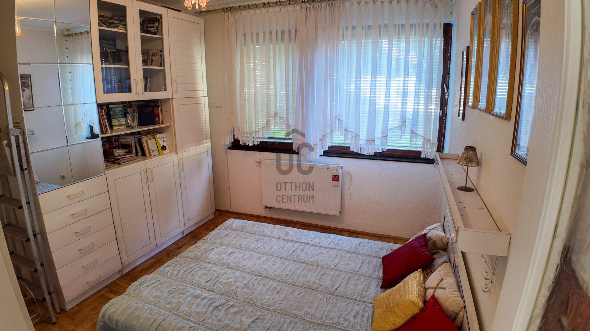 Gallery zoom image