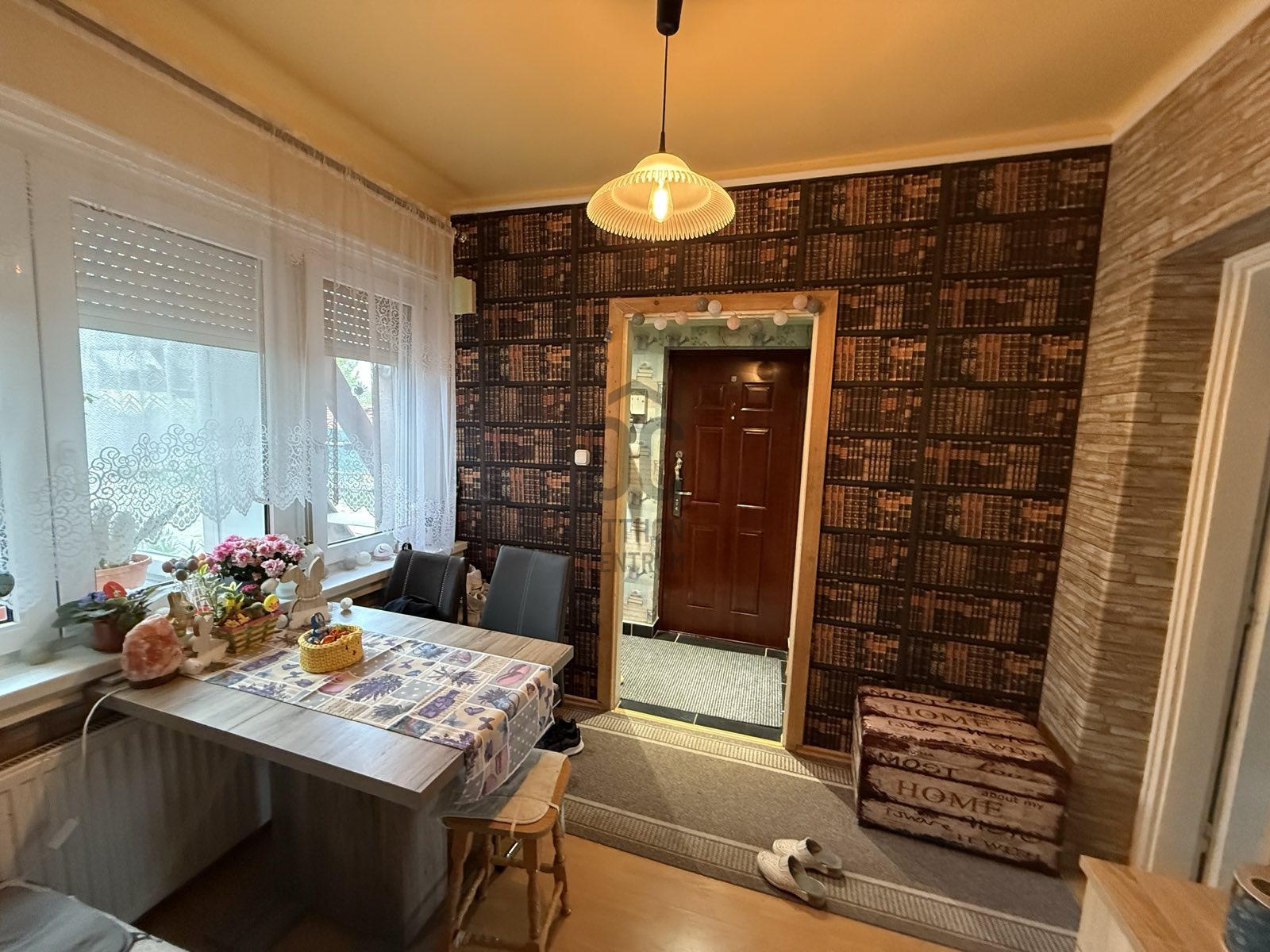 Gallery zoom image