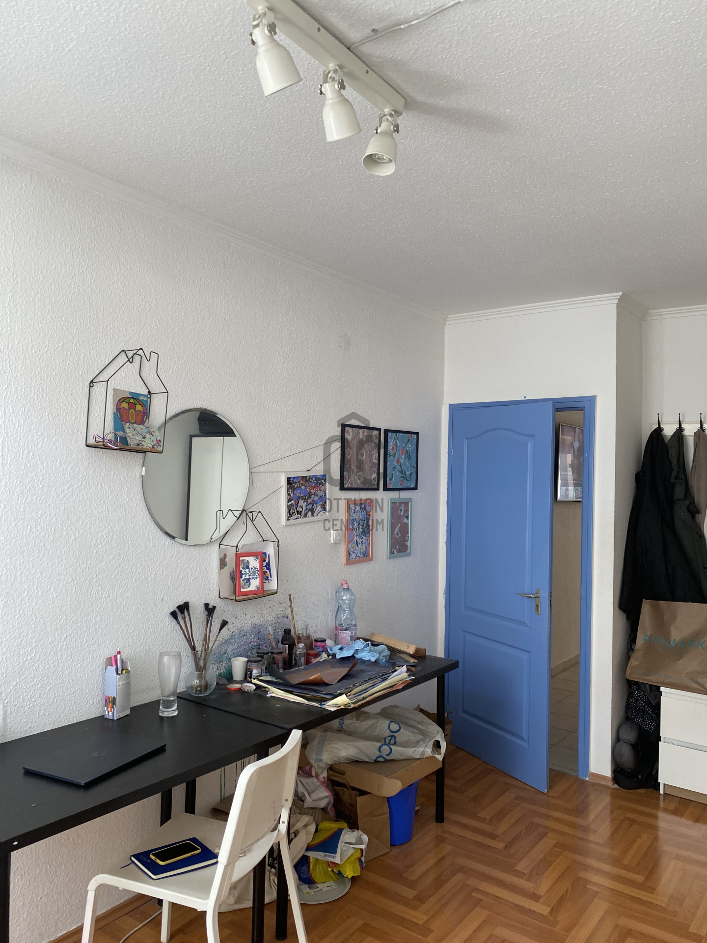 Gallery zoom image