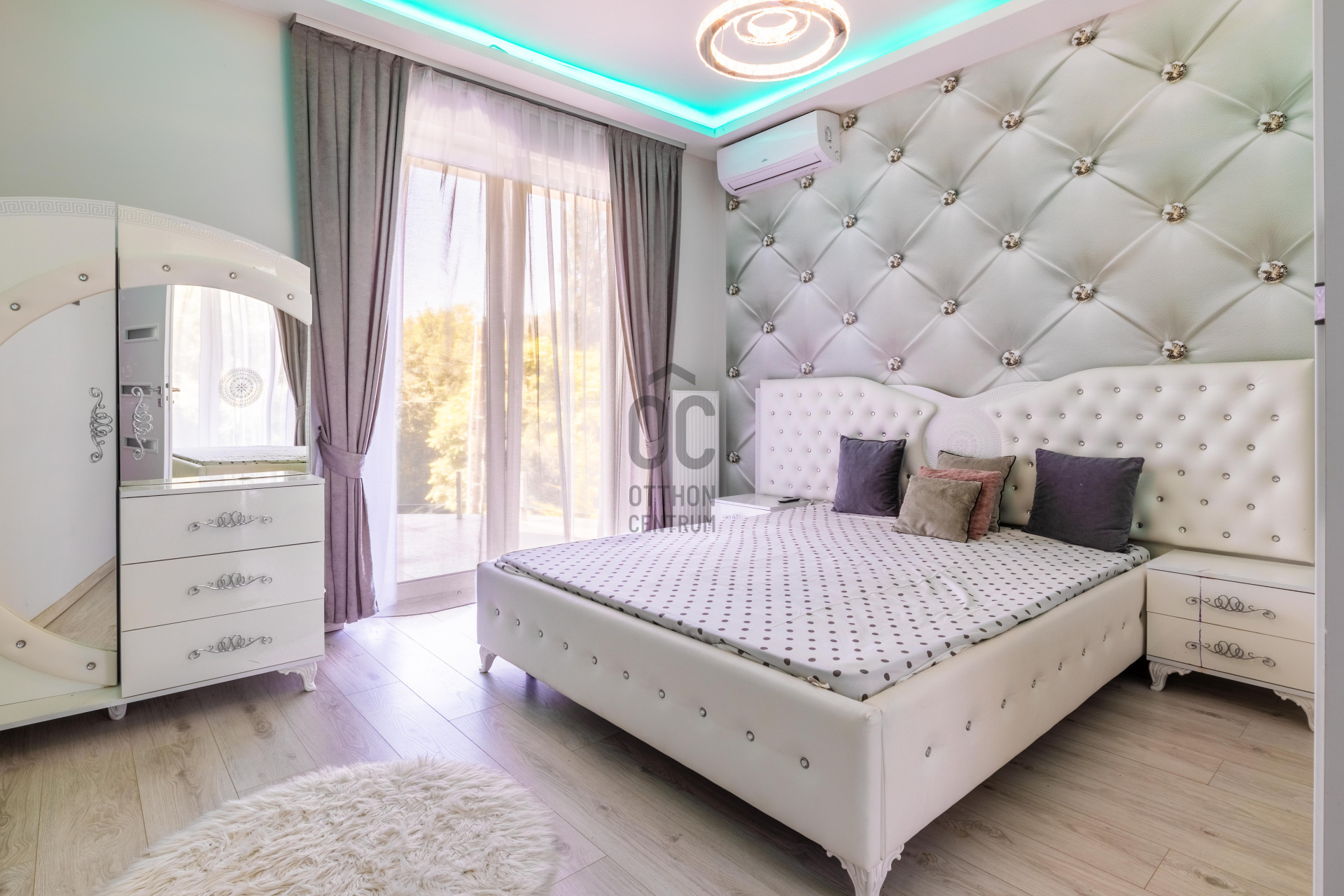 Gallery zoom image