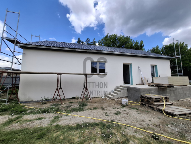 Családi ház · 3 hálószoba · 937 m² · 56.900.000 Ft