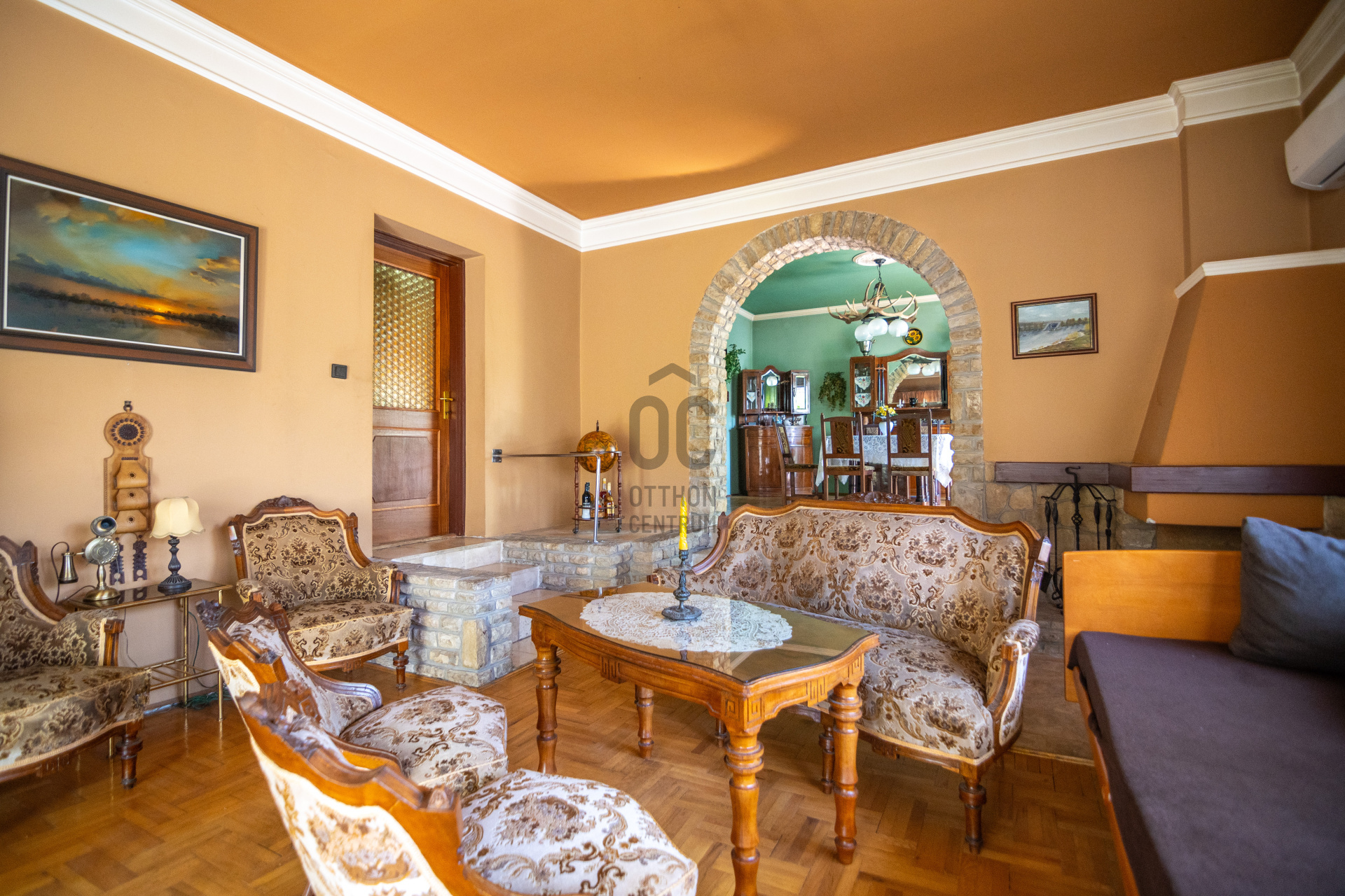 Gallery zoom image