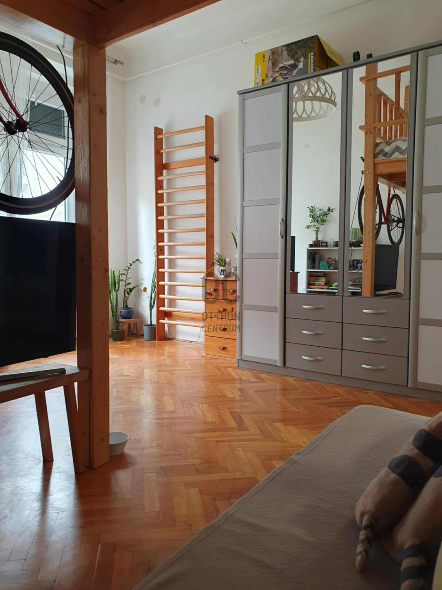 Gallery zoom image