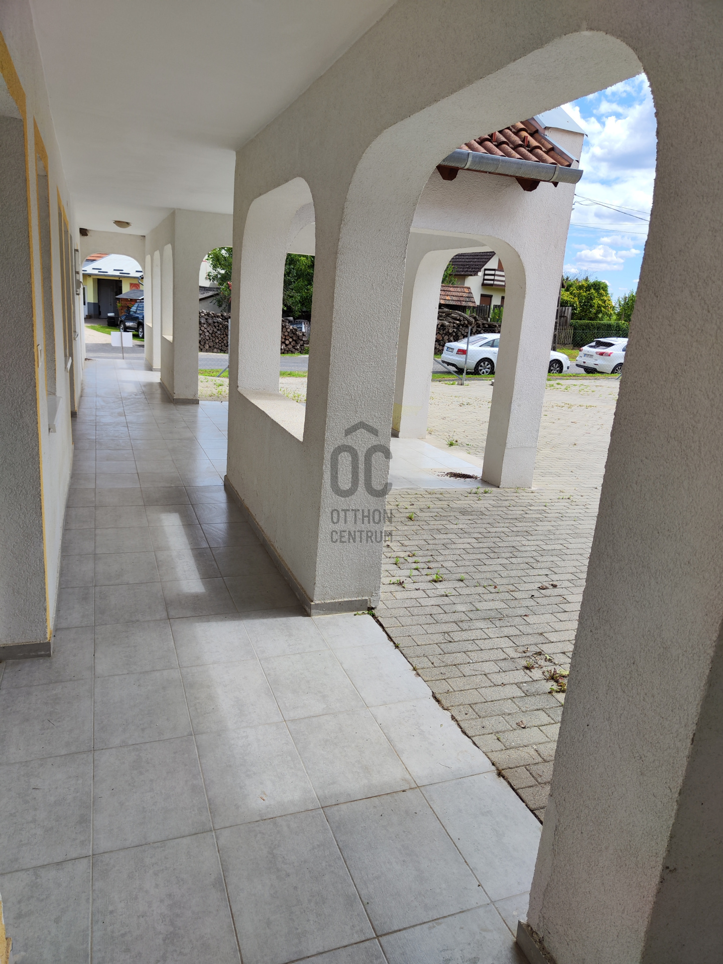 Gallery zoom image
