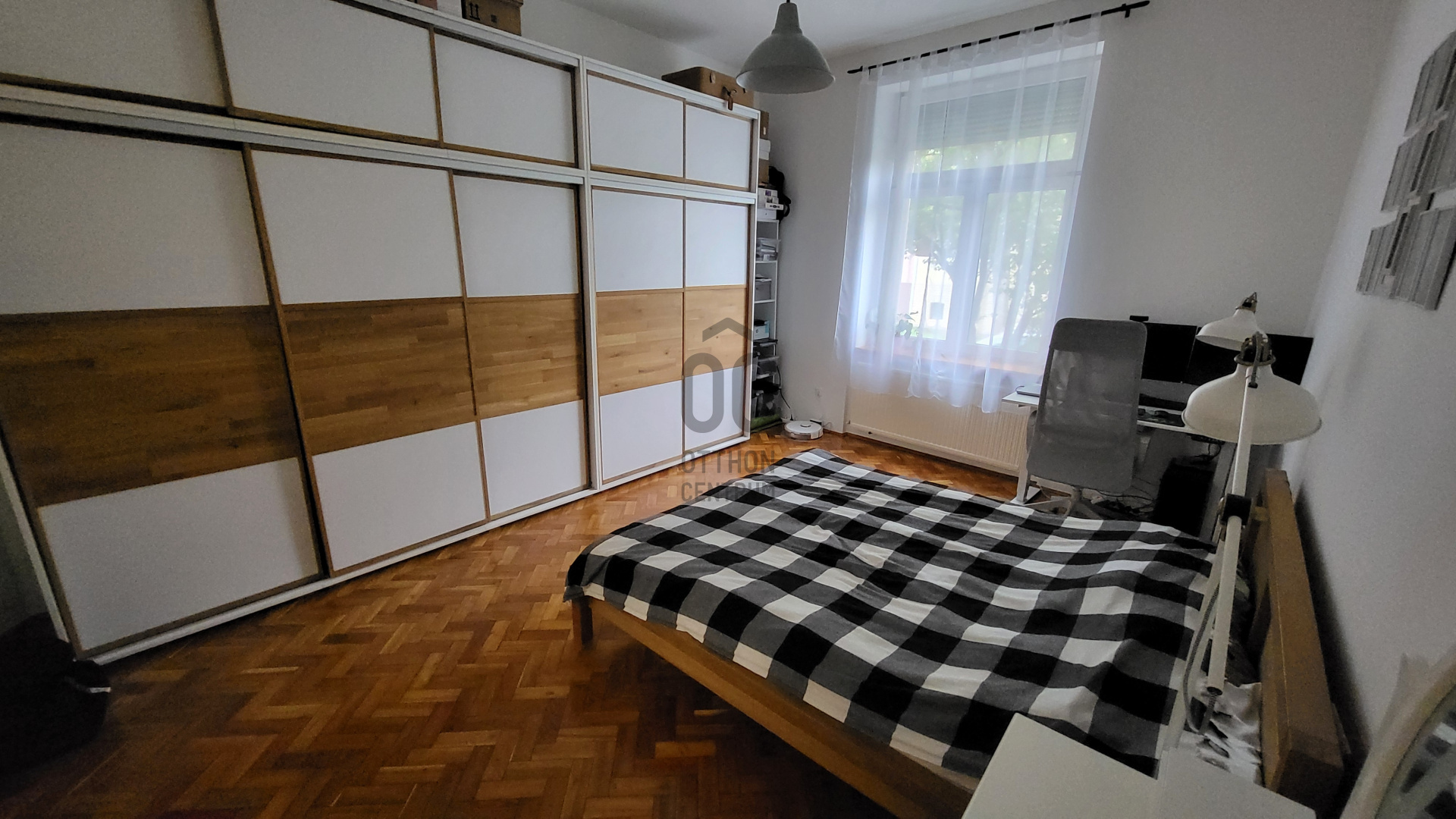 Gallery zoom image