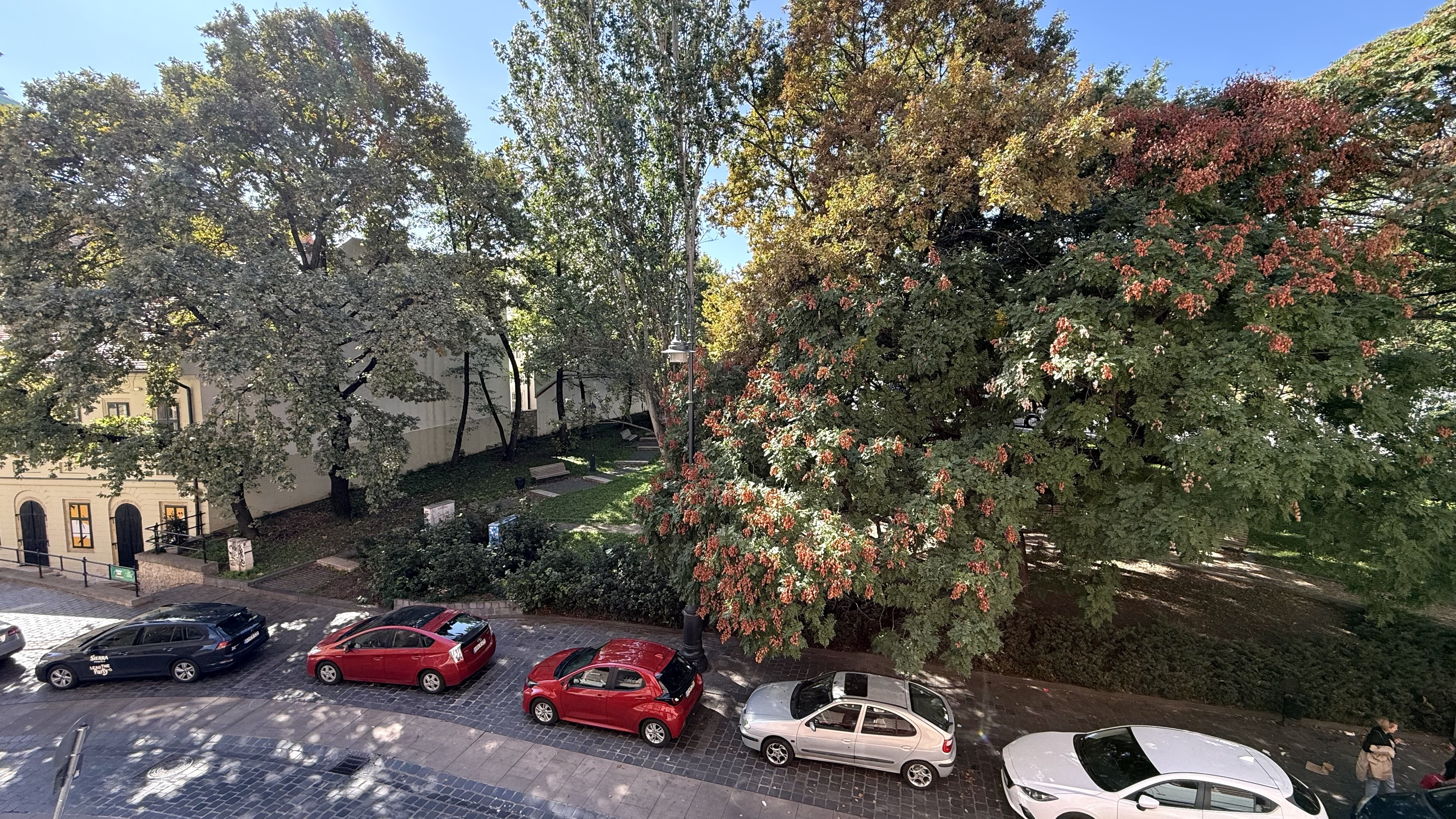 Gallery zoom image