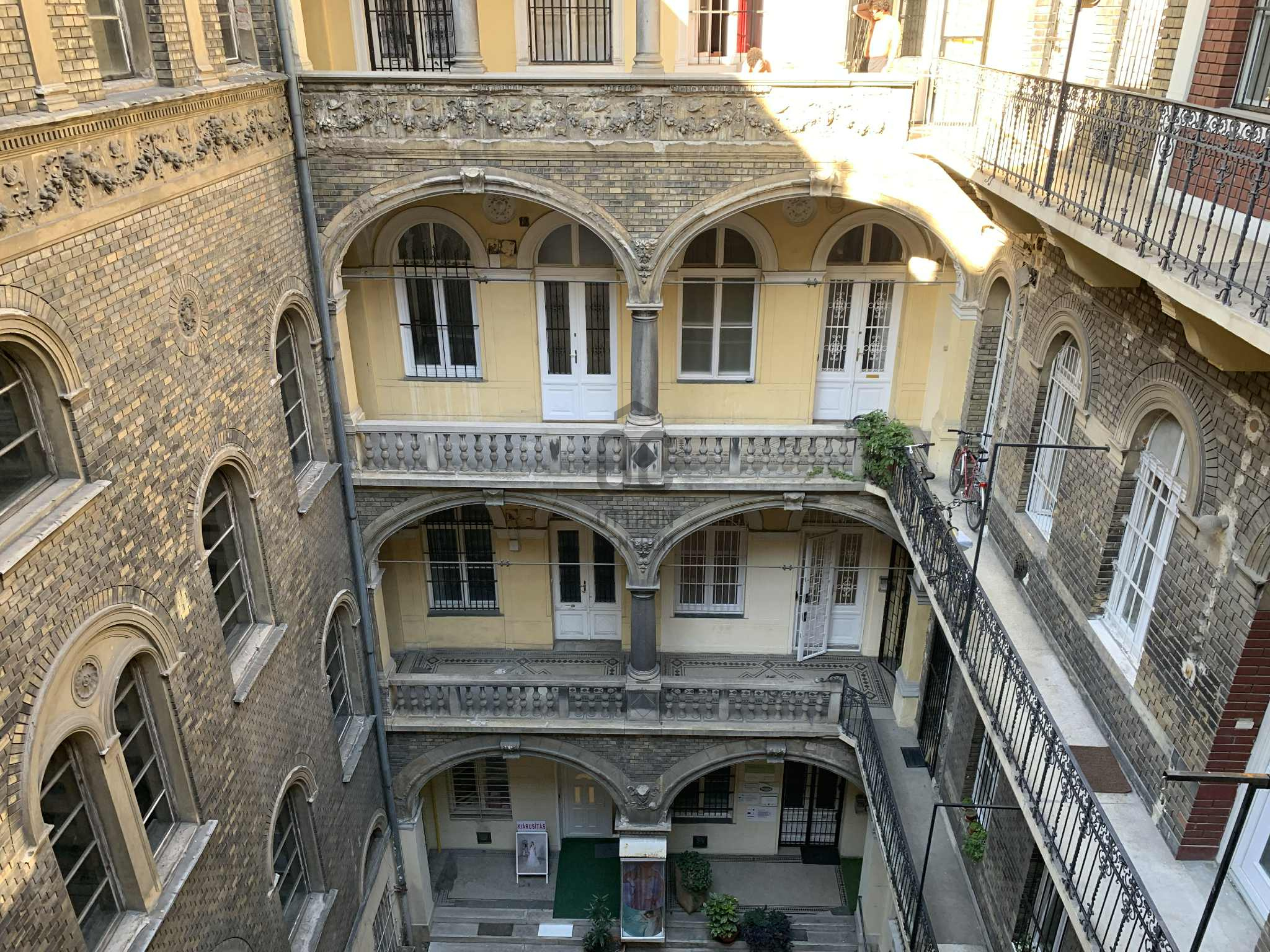 Gallery zoom image