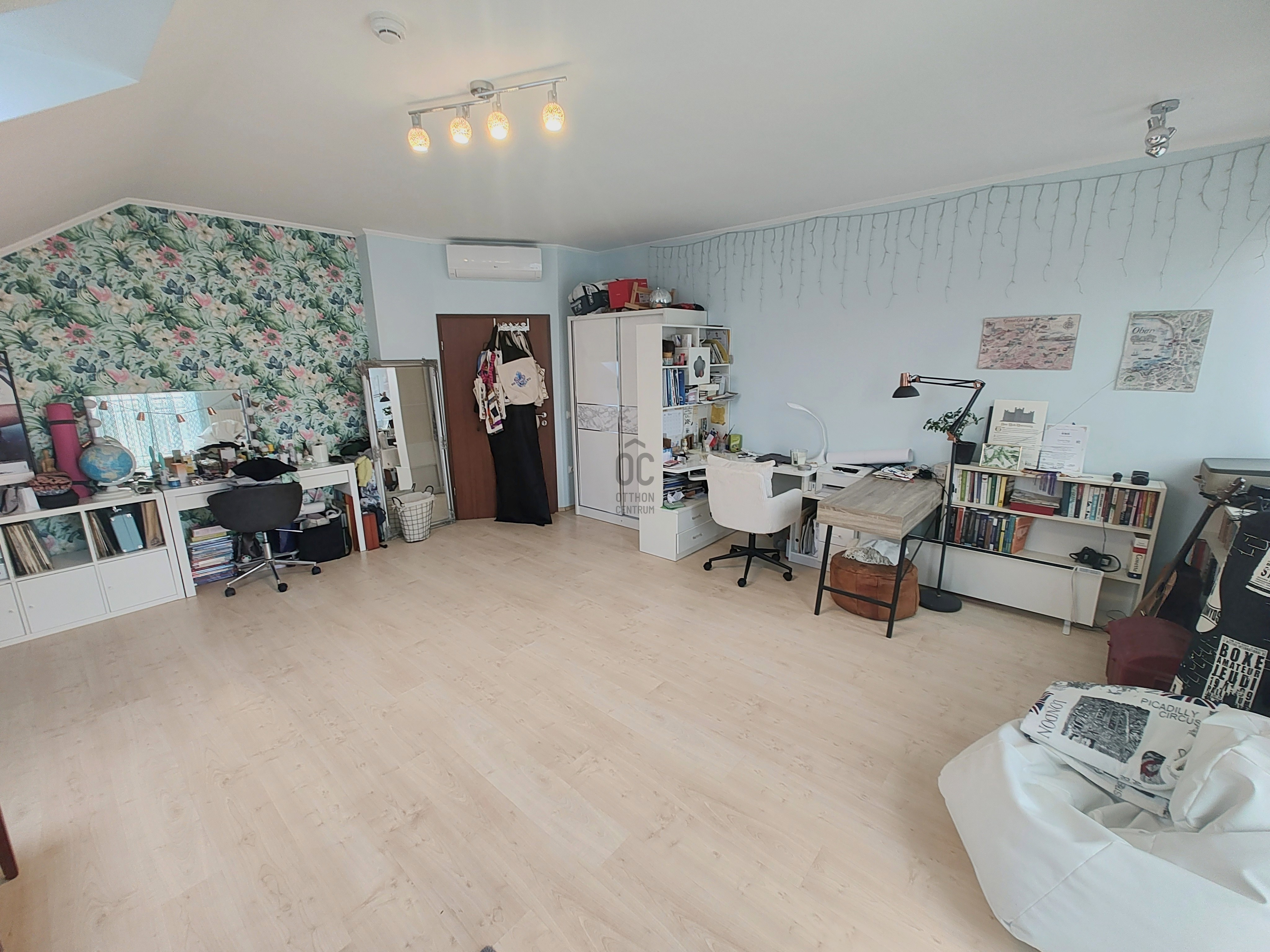 Gallery zoom image
