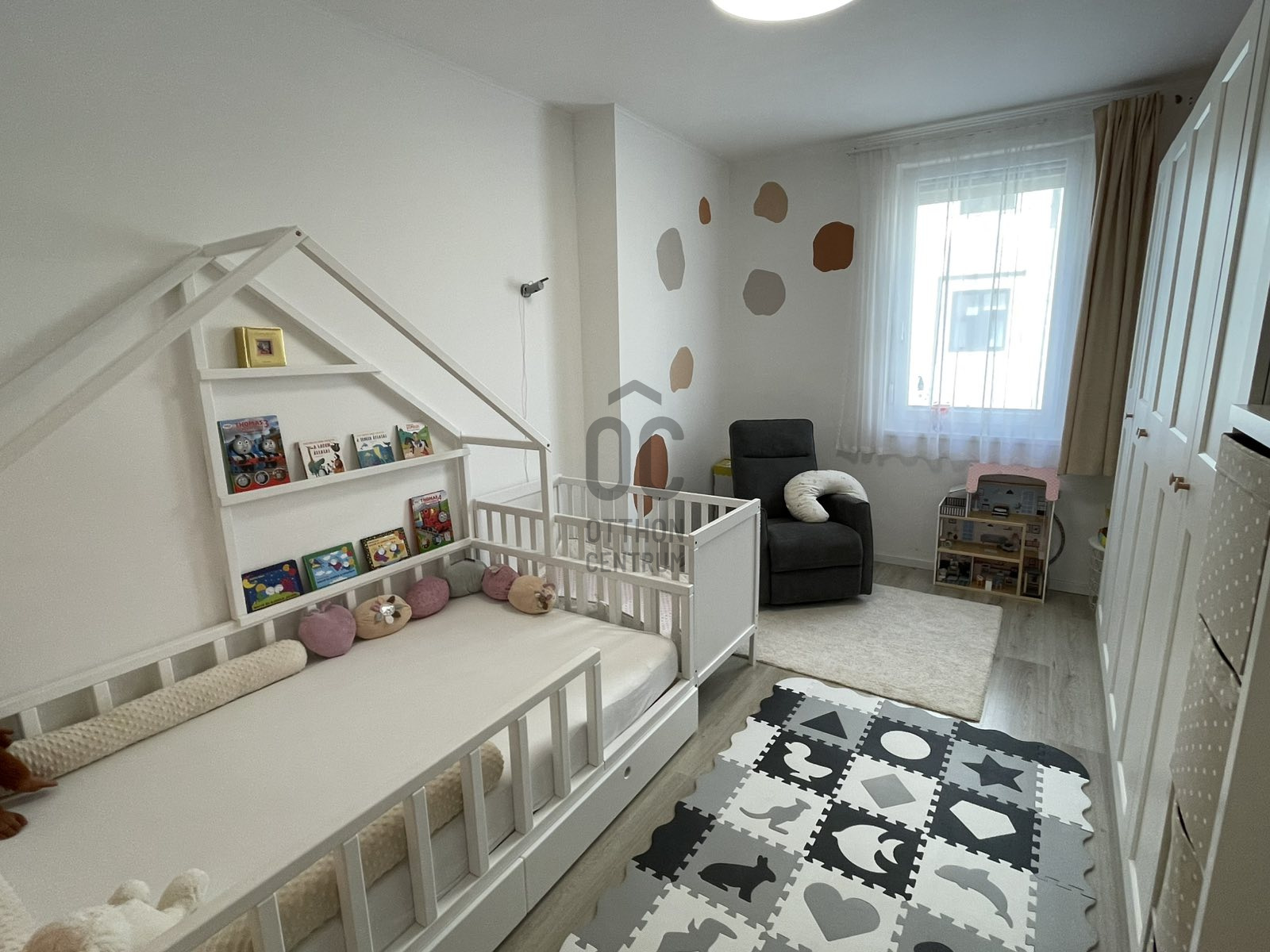 Gallery zoom image