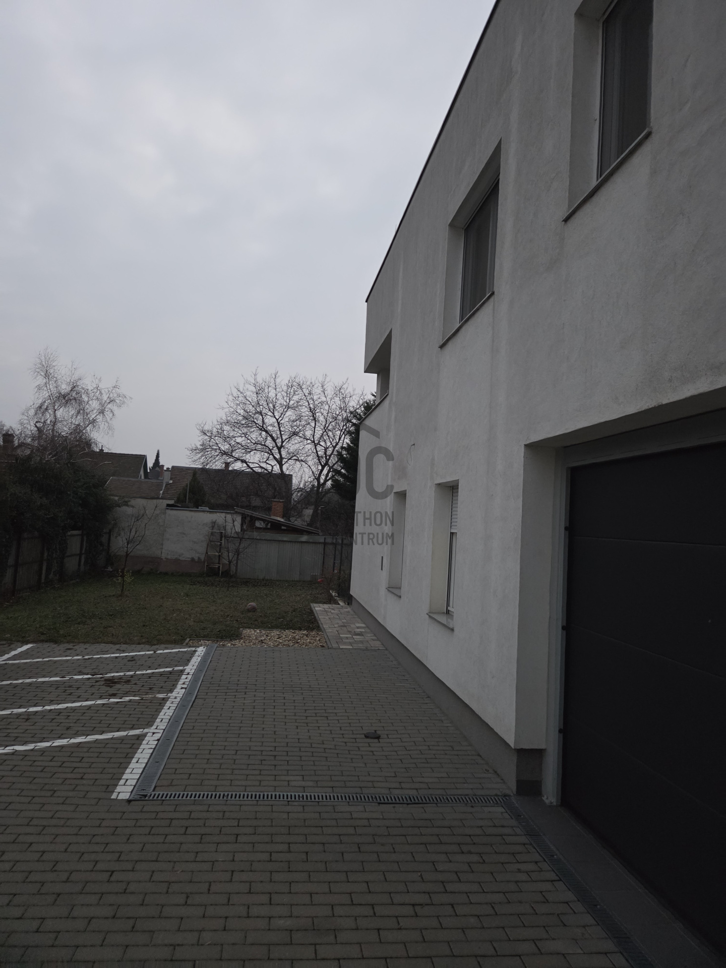 Gallery zoom image