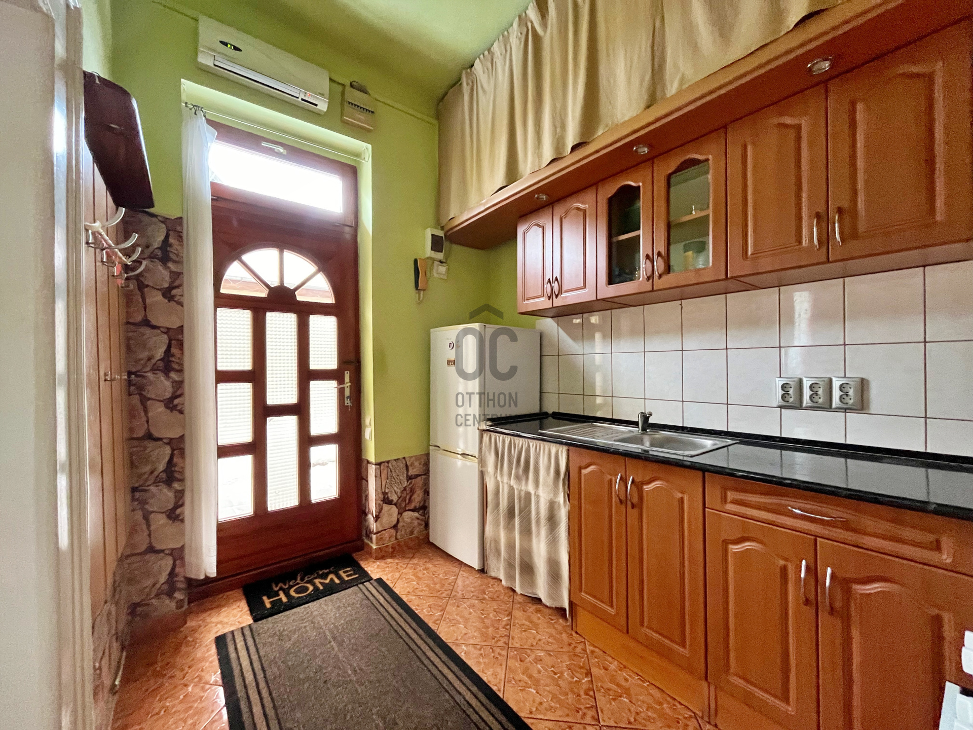 Gallery zoom image