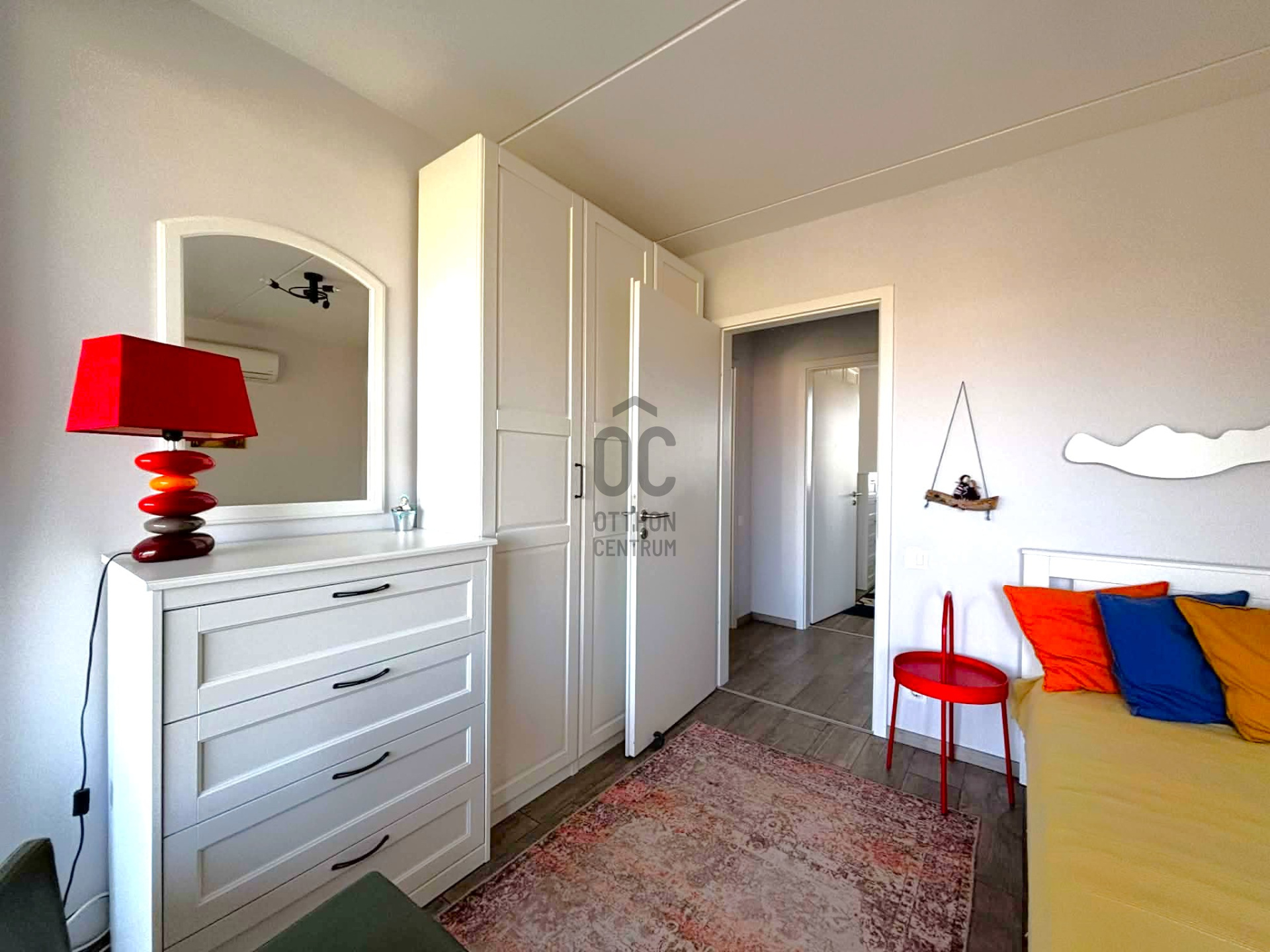 Gallery zoom image