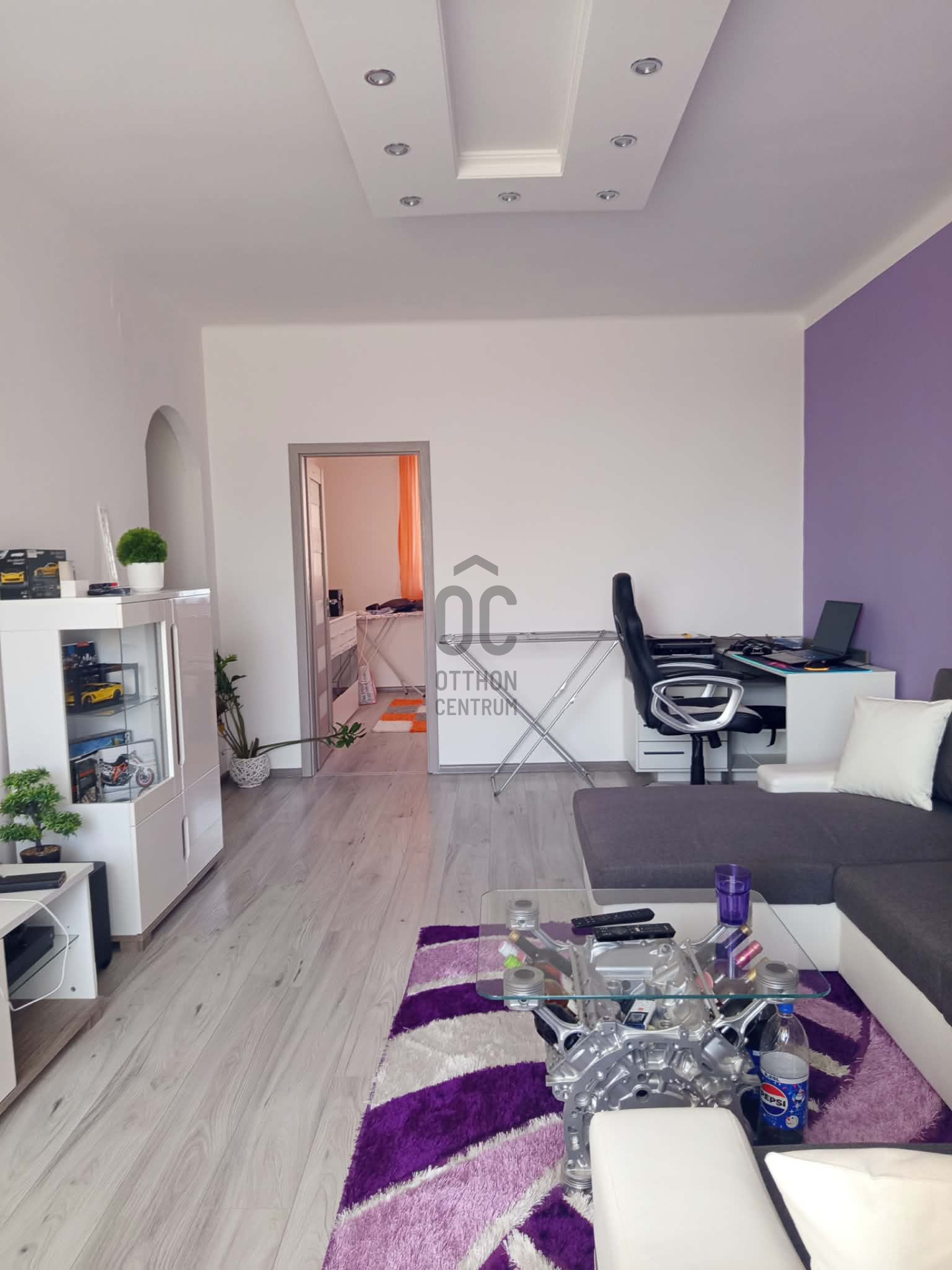Gallery zoom image