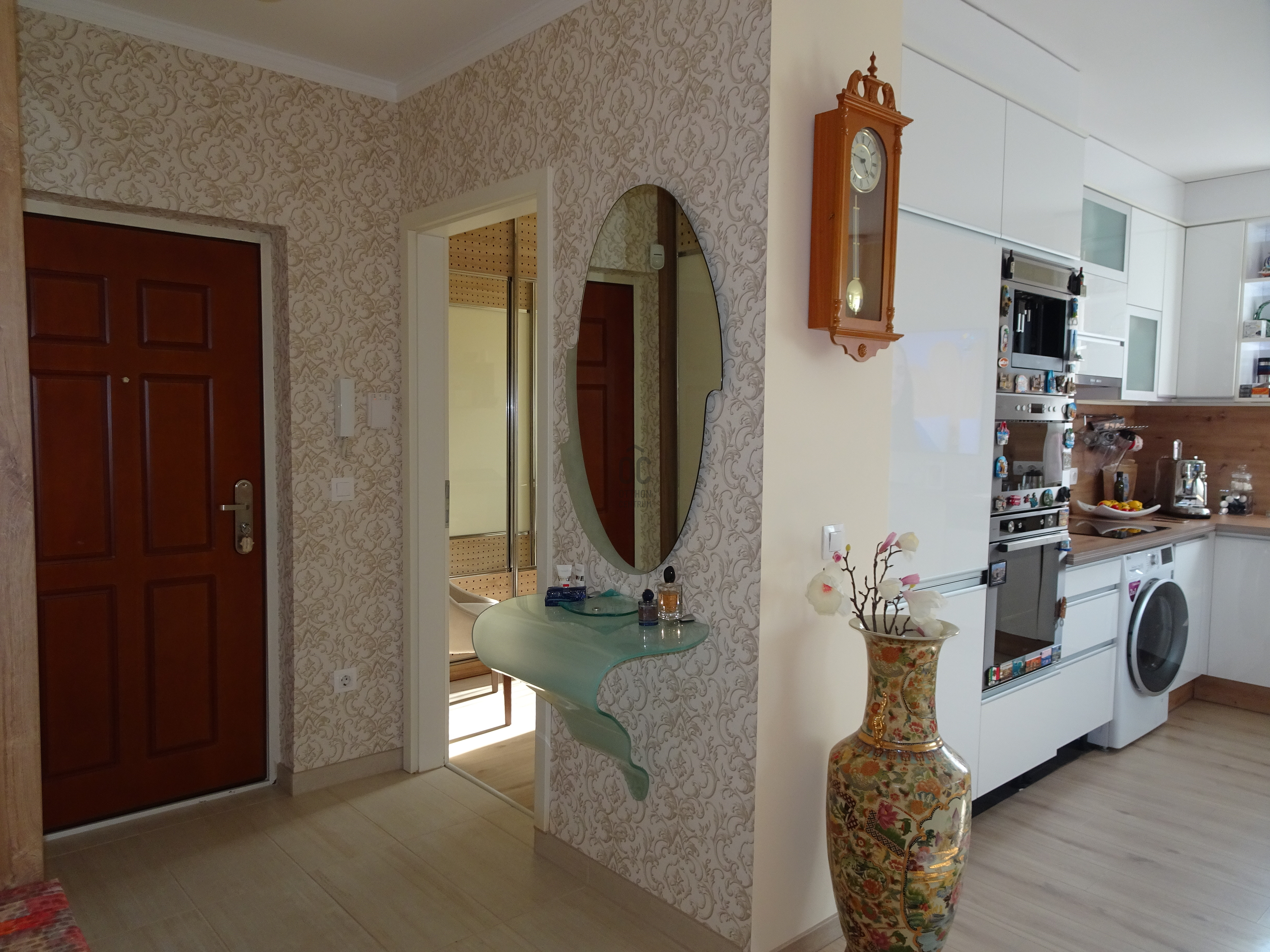 Gallery zoom image