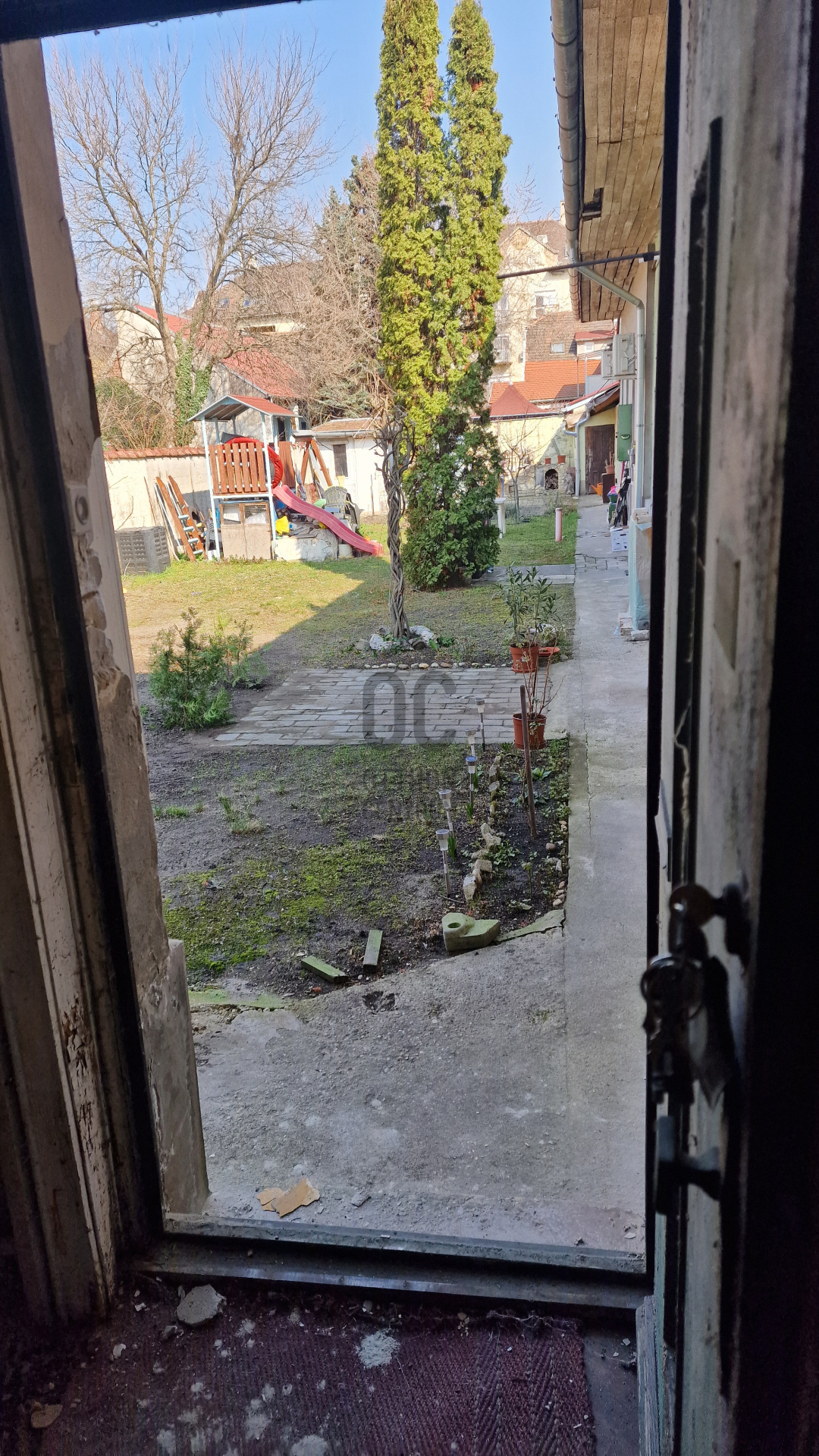 Gallery zoom image