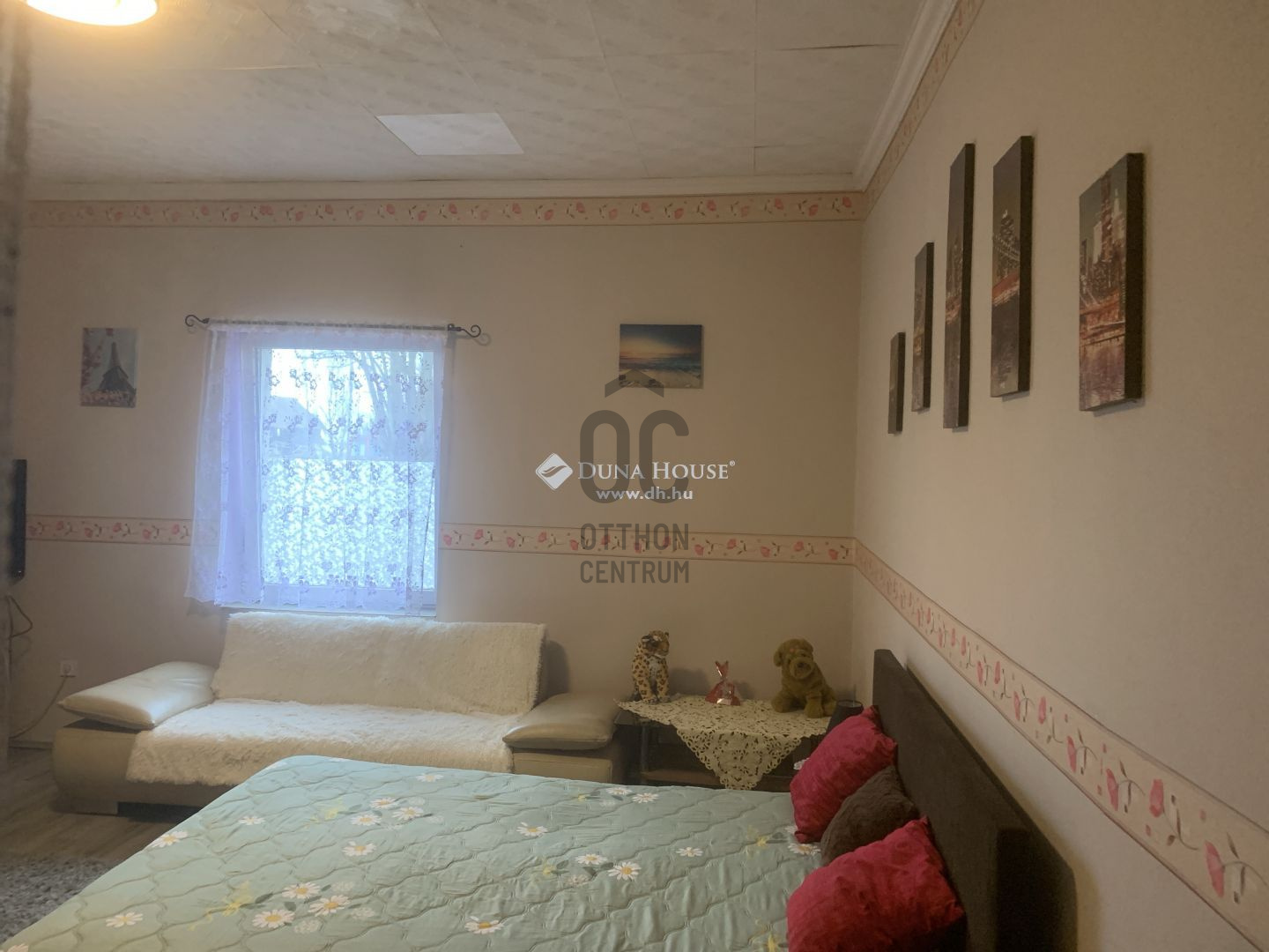 Gallery zoom image