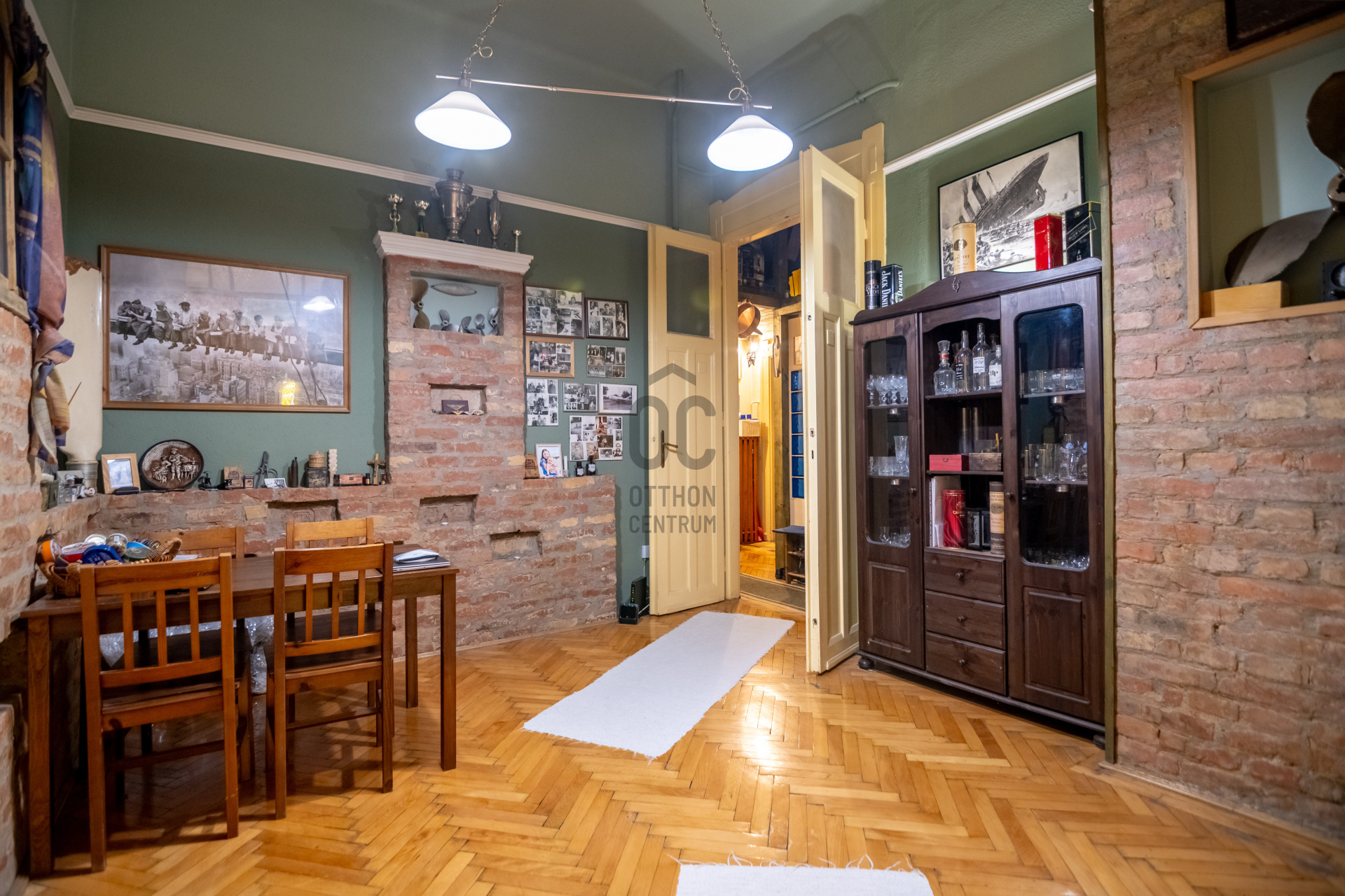 Gallery zoom image