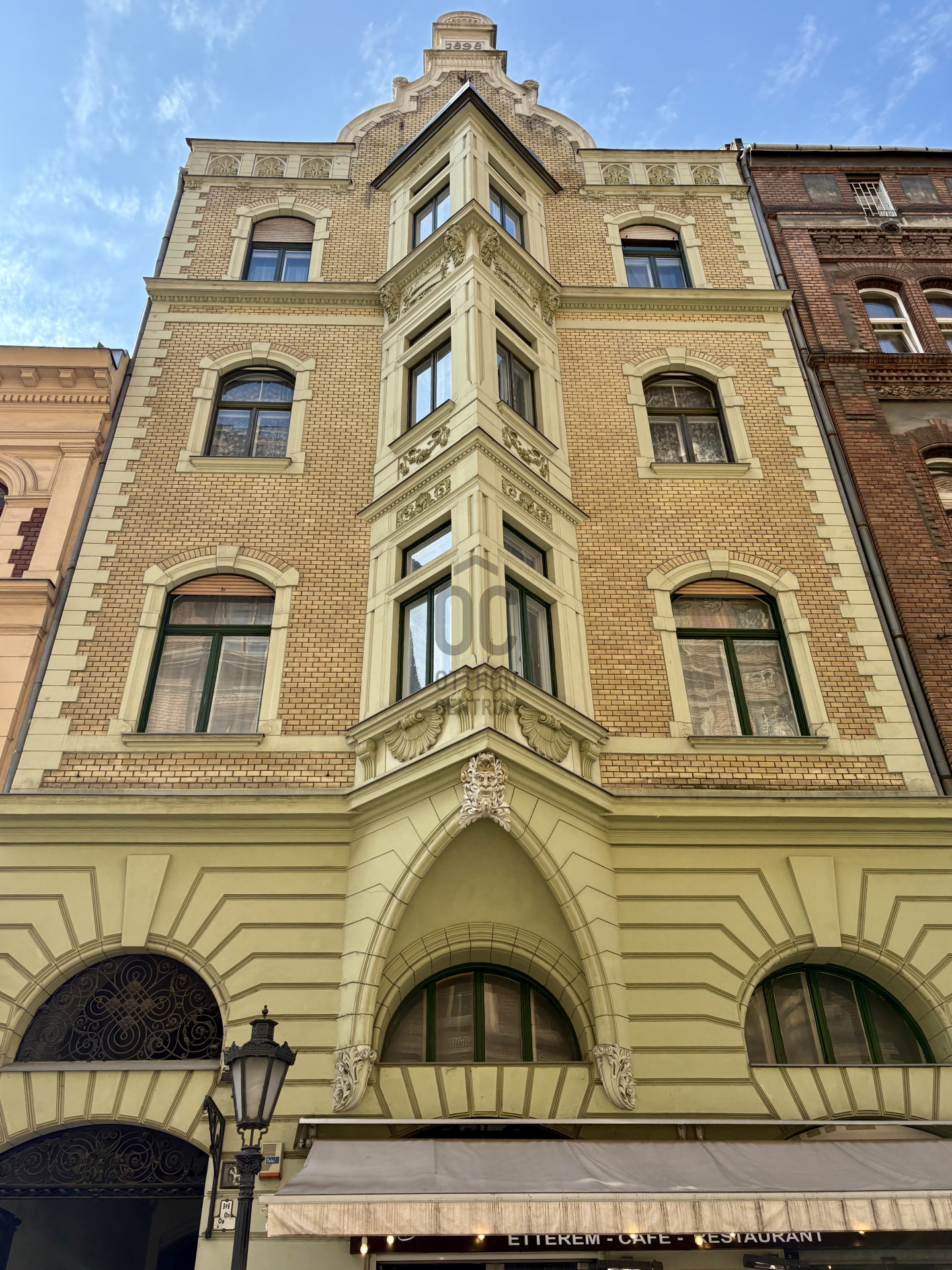 Gallery zoom image