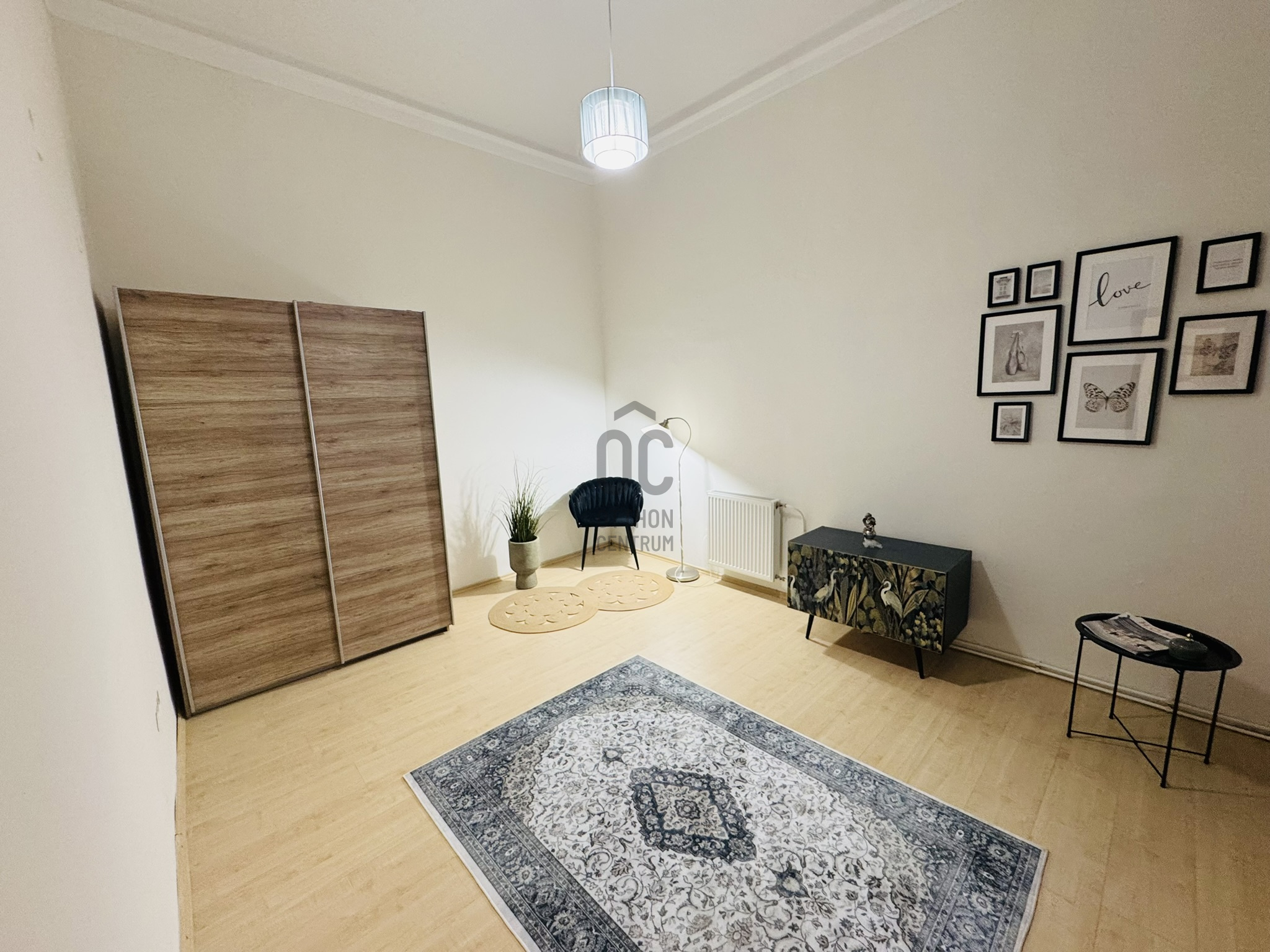 Gallery zoom image