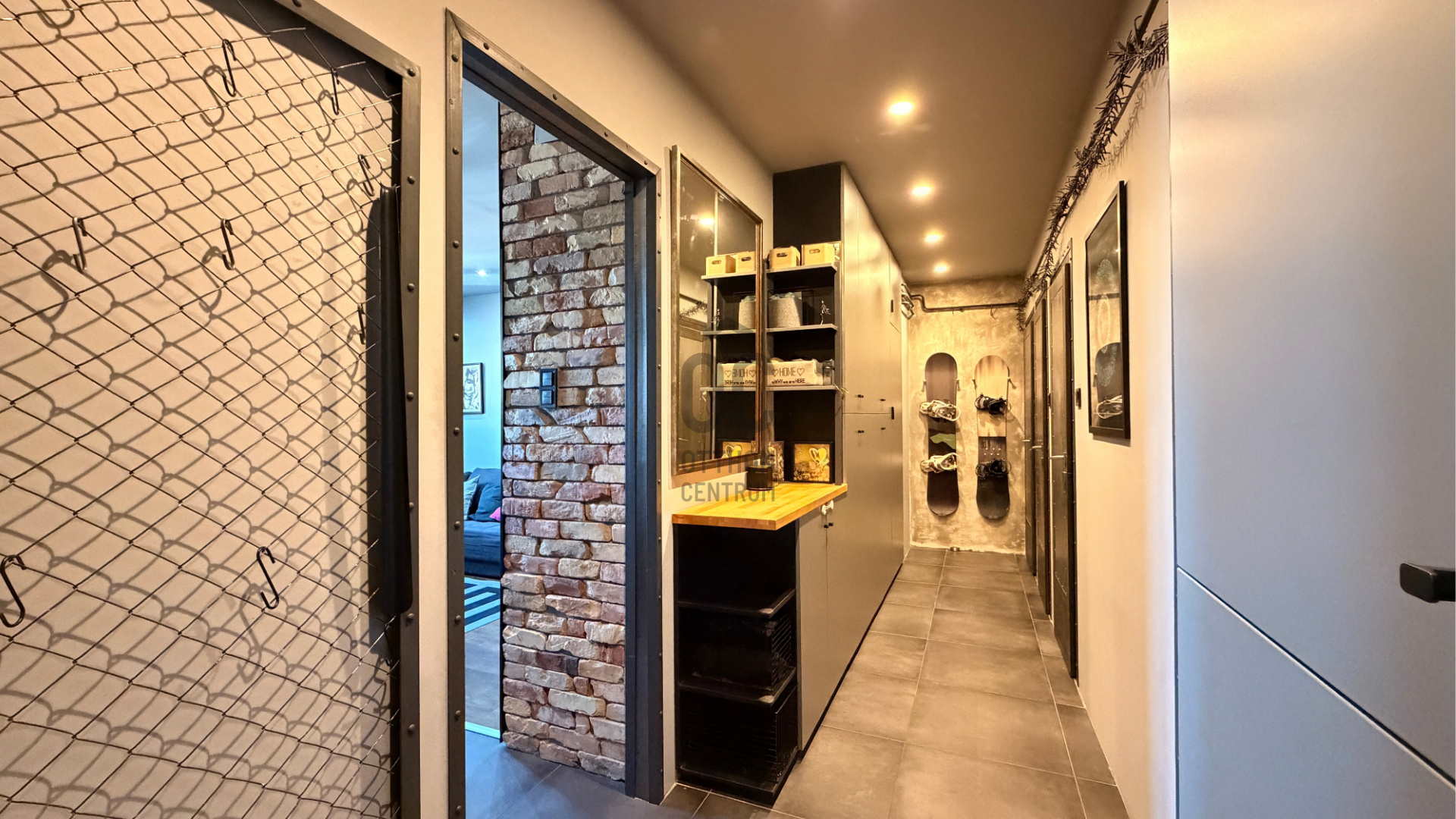 Gallery zoom image