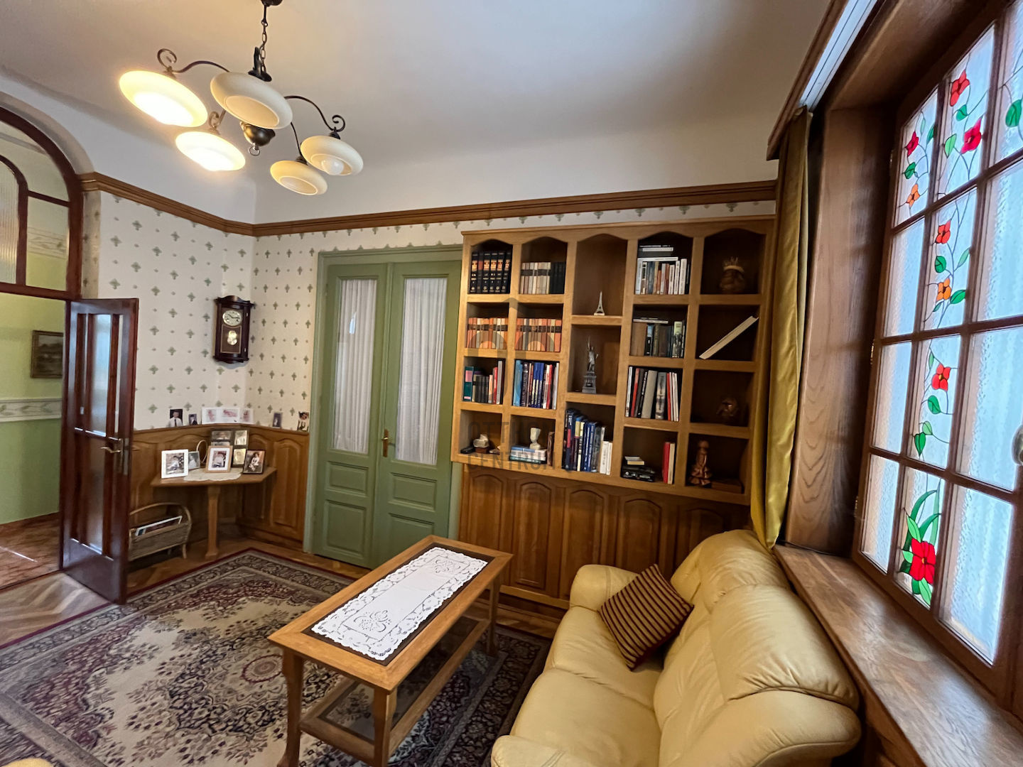 Gallery zoom image