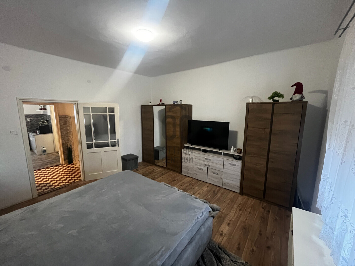 Gallery zoom image