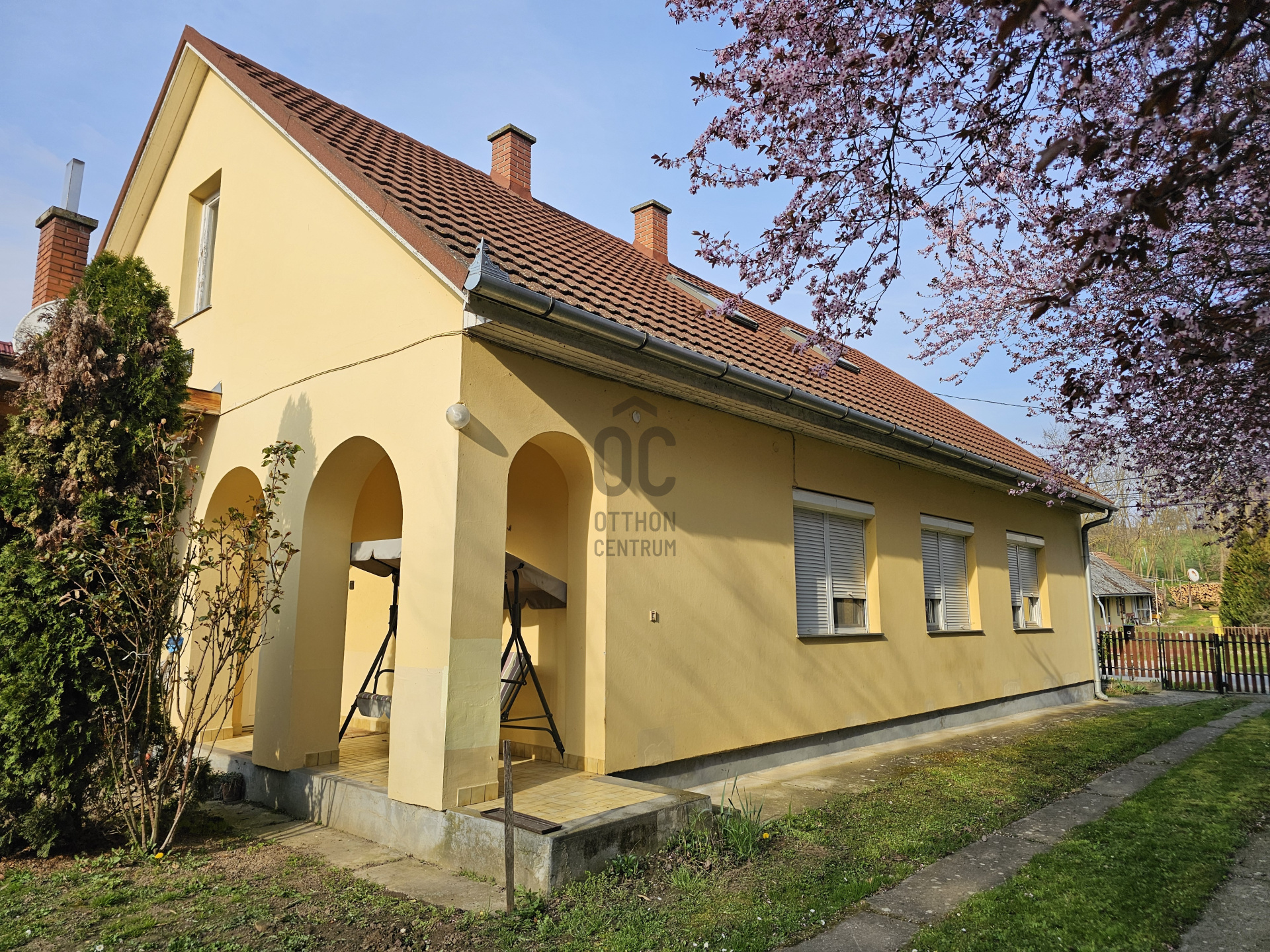 Gallery zoom image