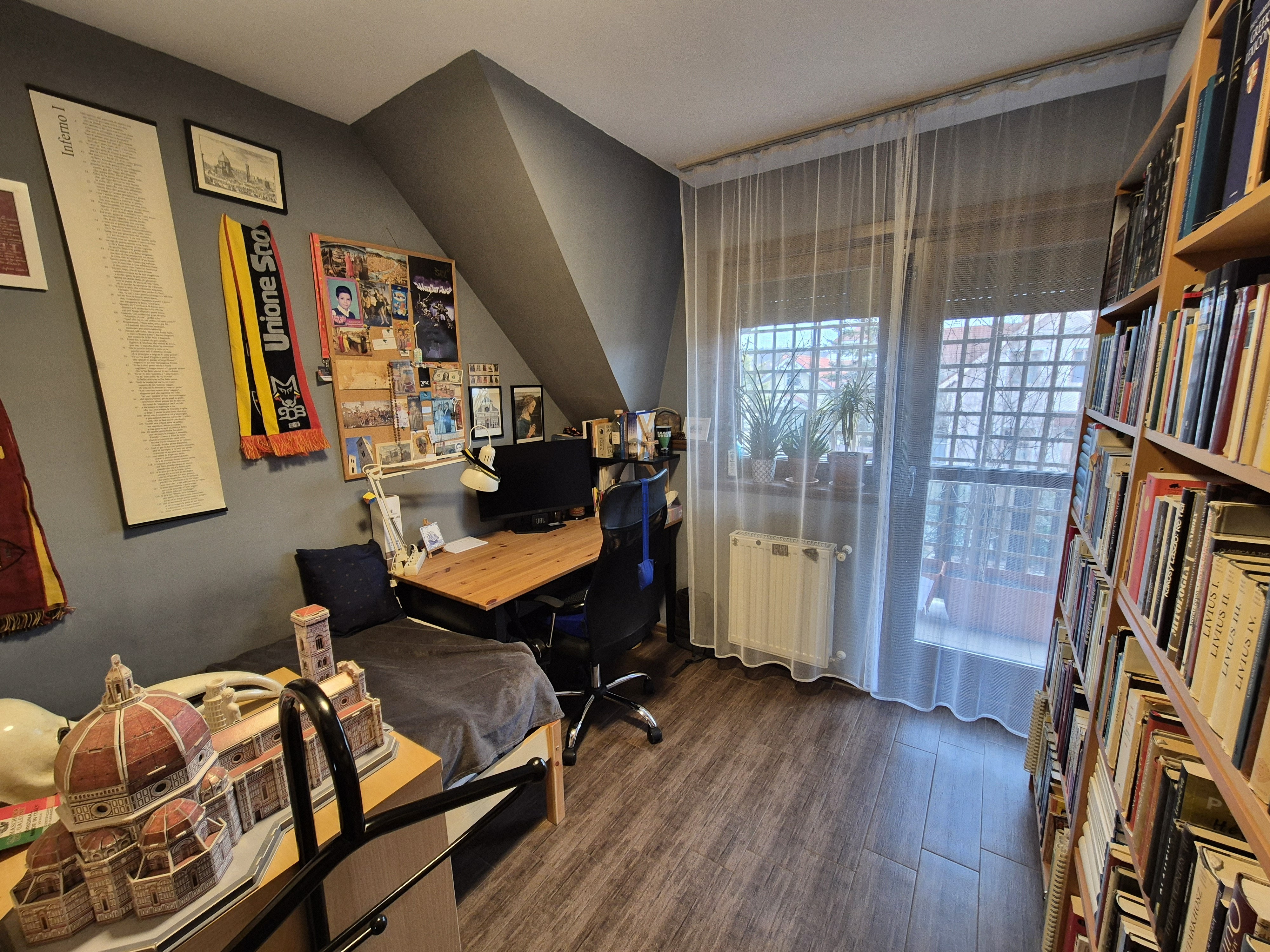 Gallery zoom image