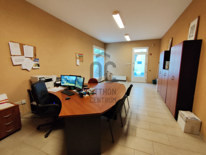 44m² · Üzlethelyiség · 46.990.000 Ft