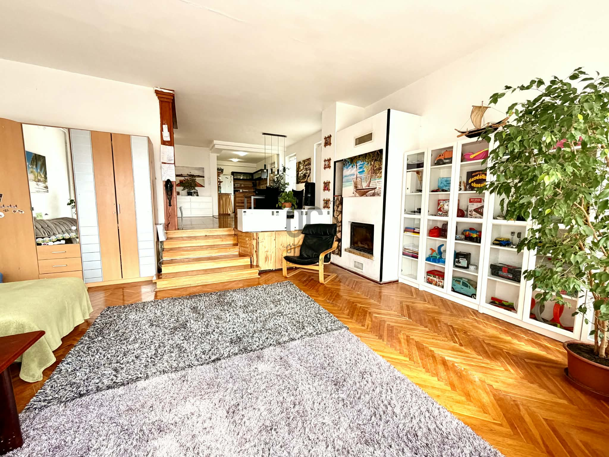 Gallery zoom image