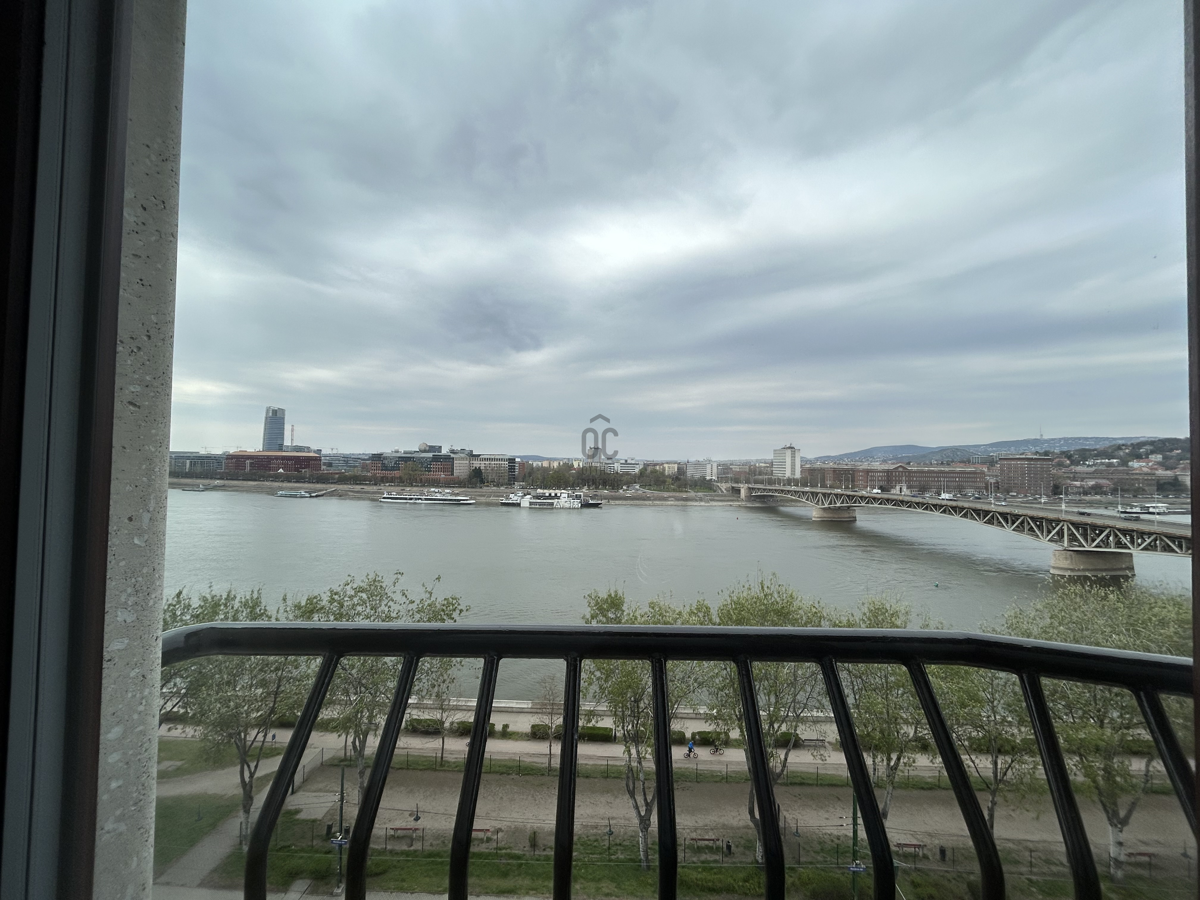 Gallery zoom image