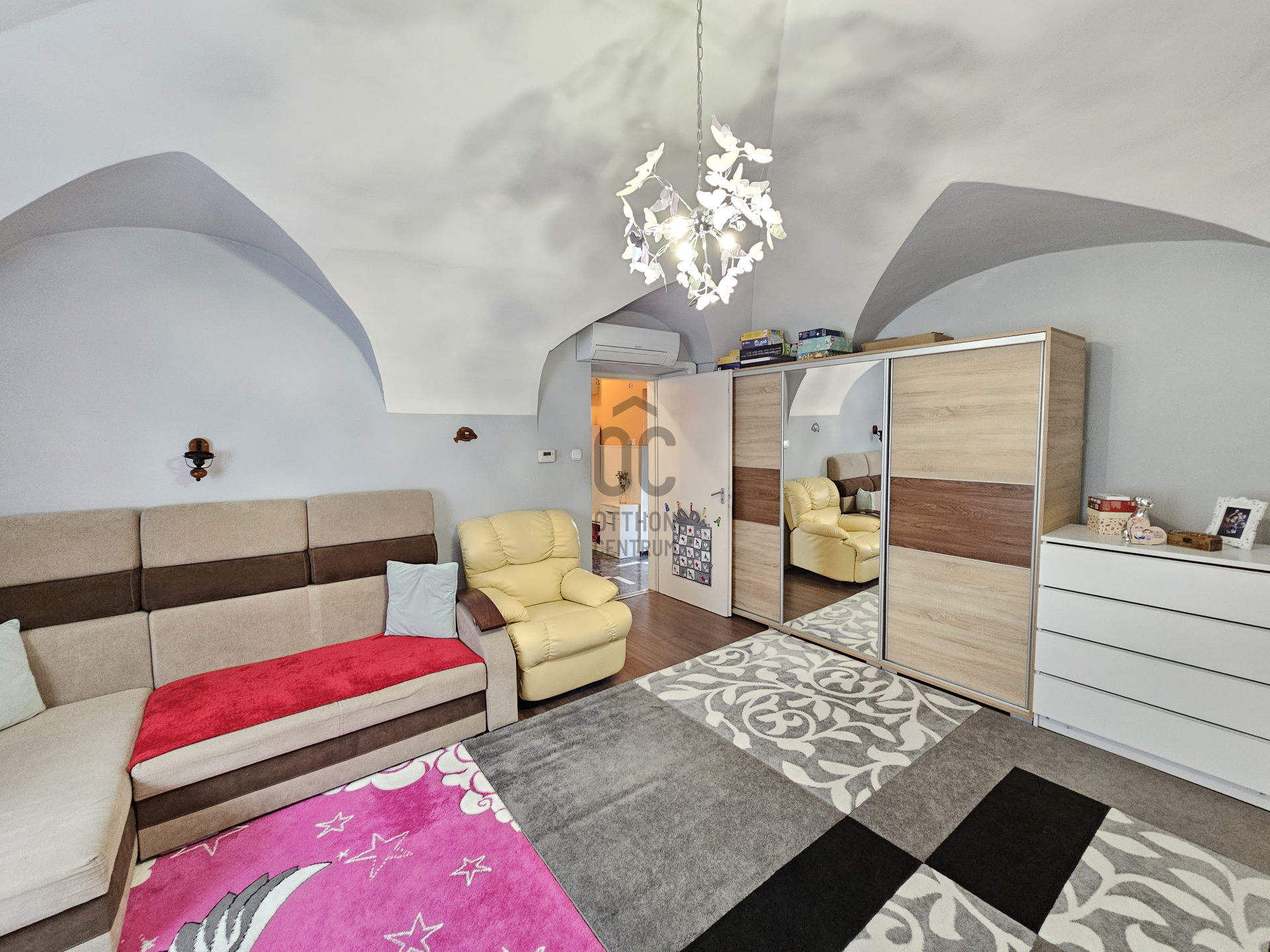 Gallery zoom image