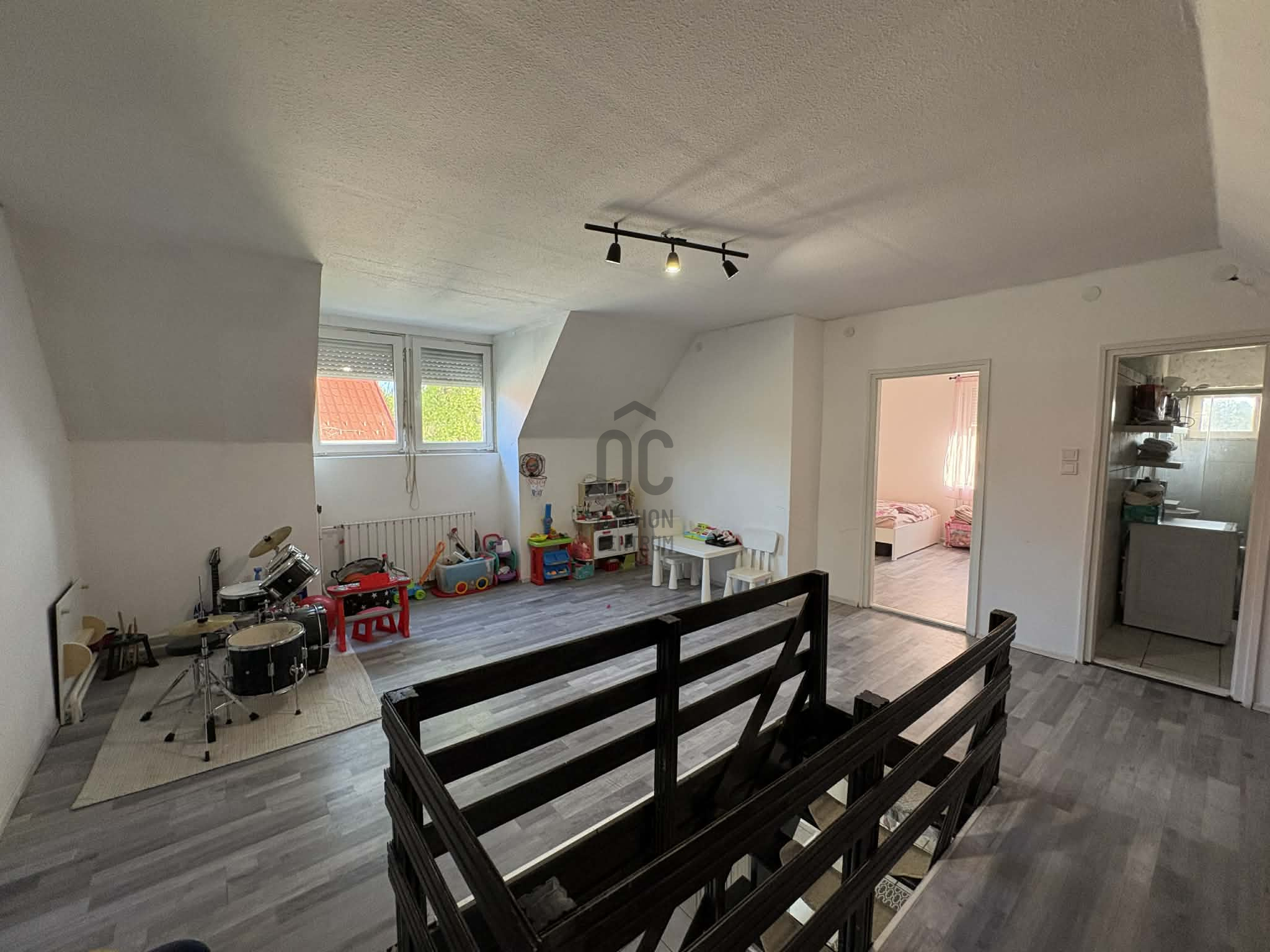Gallery zoom image