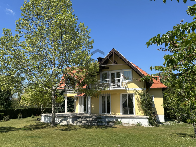 5 bed · 180m² · Családi ház · 199.000.000 Ft