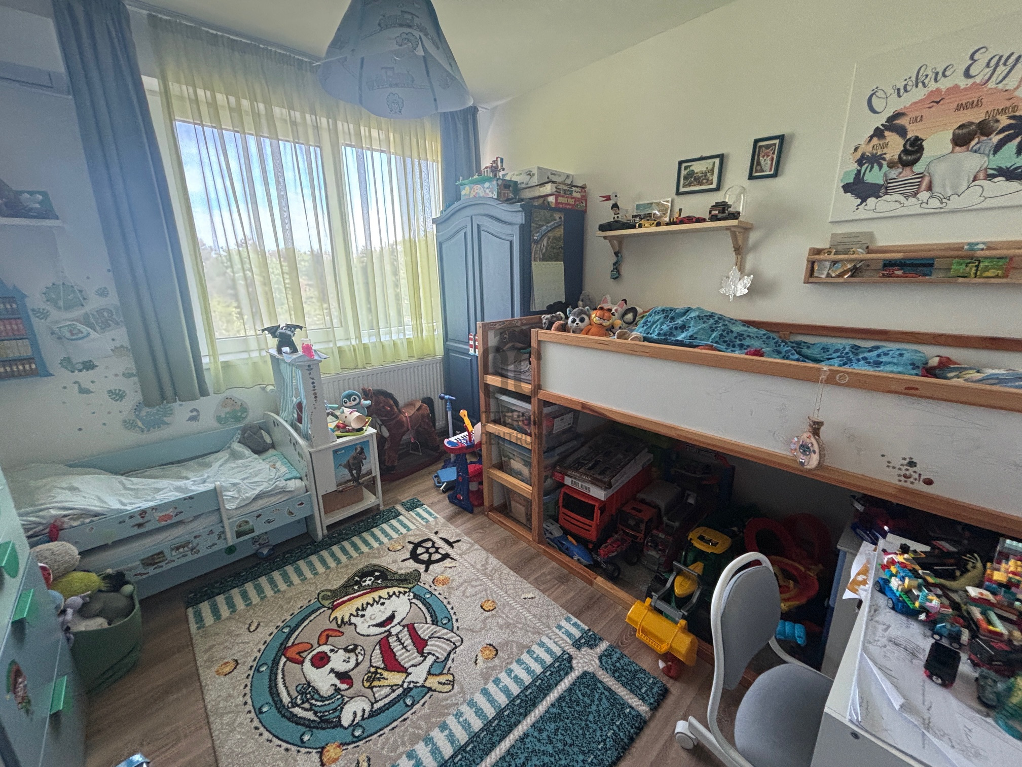 Gallery zoom image