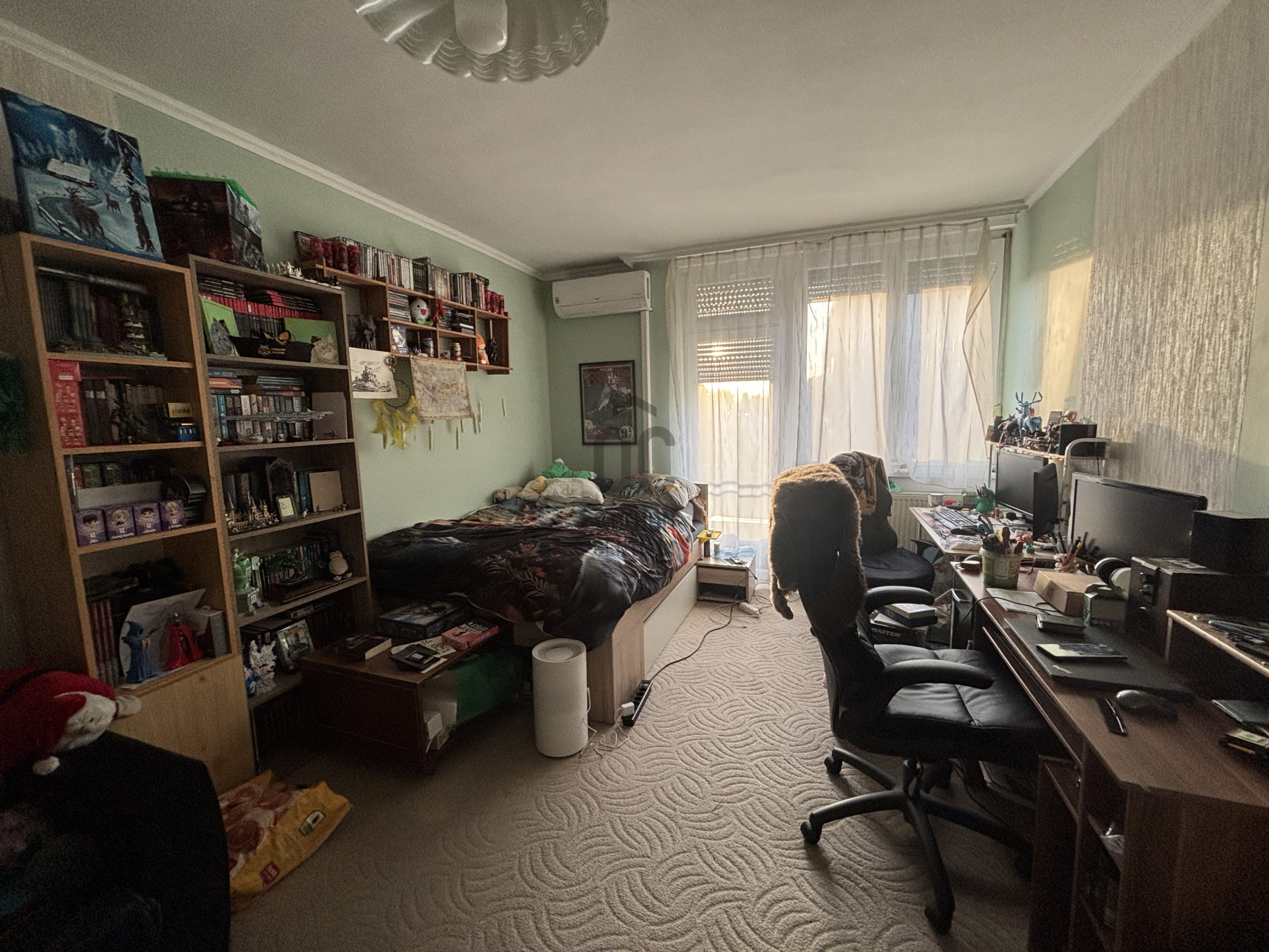 Gallery zoom image
