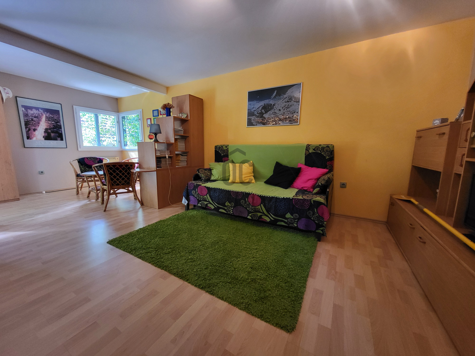 Gallery zoom image