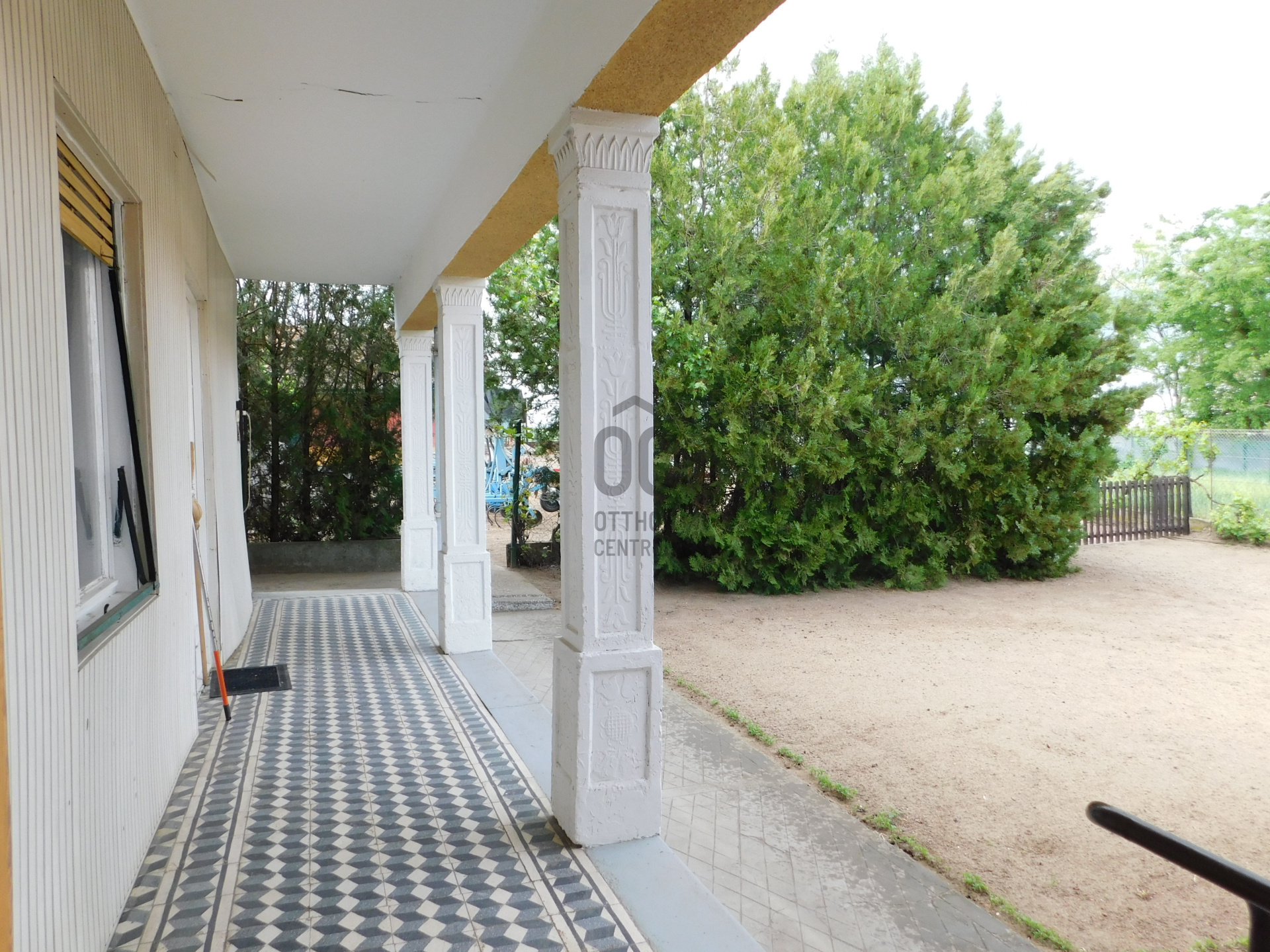 Gallery zoom image