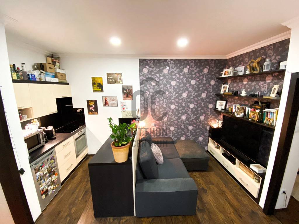 Gallery zoom image