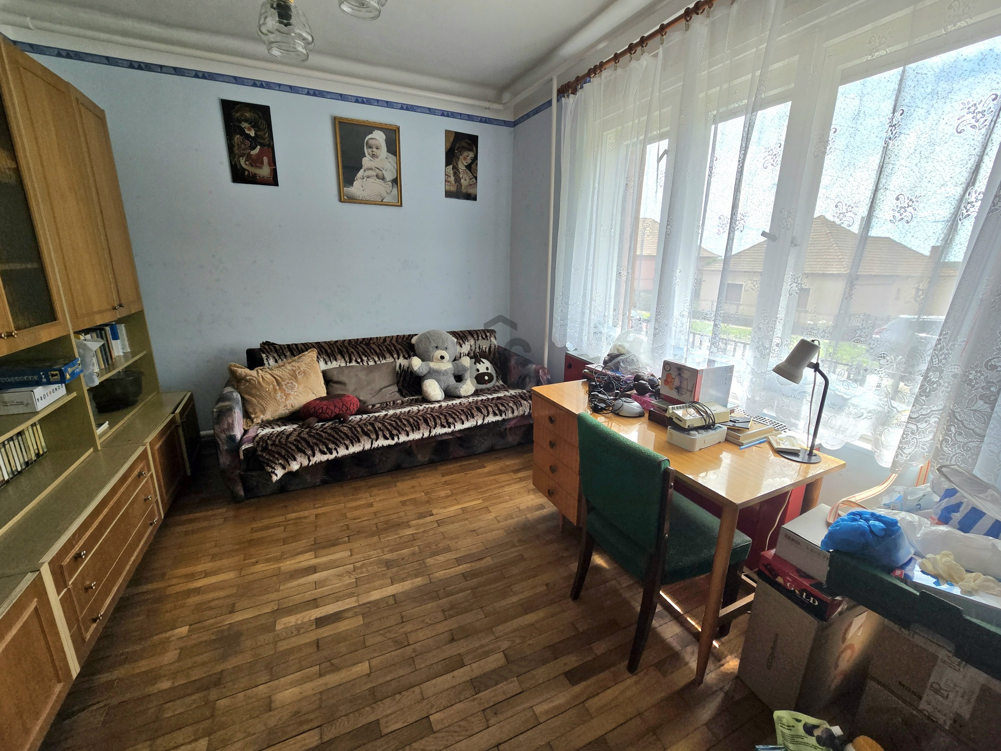 Gallery zoom image