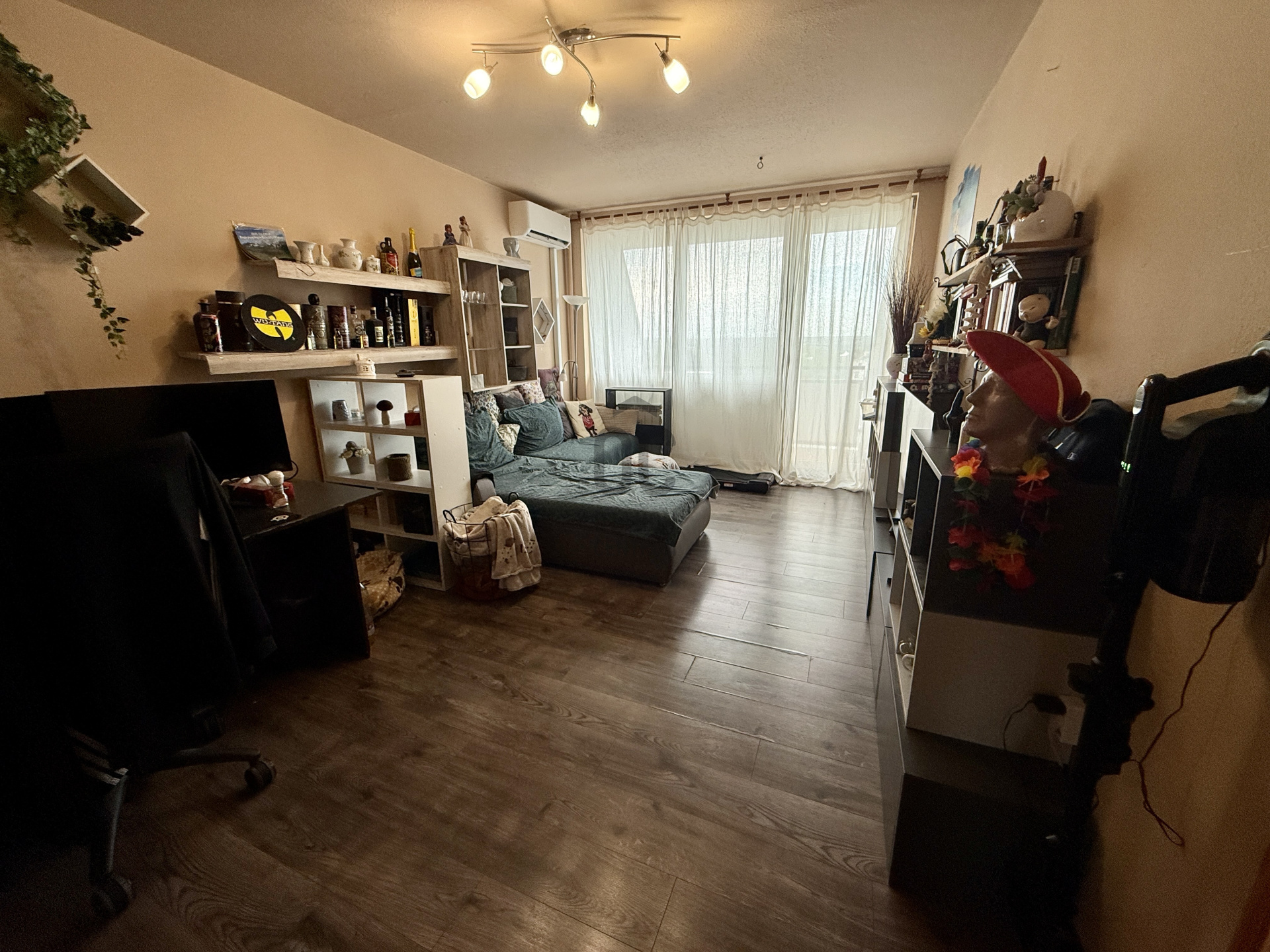 Gallery zoom image