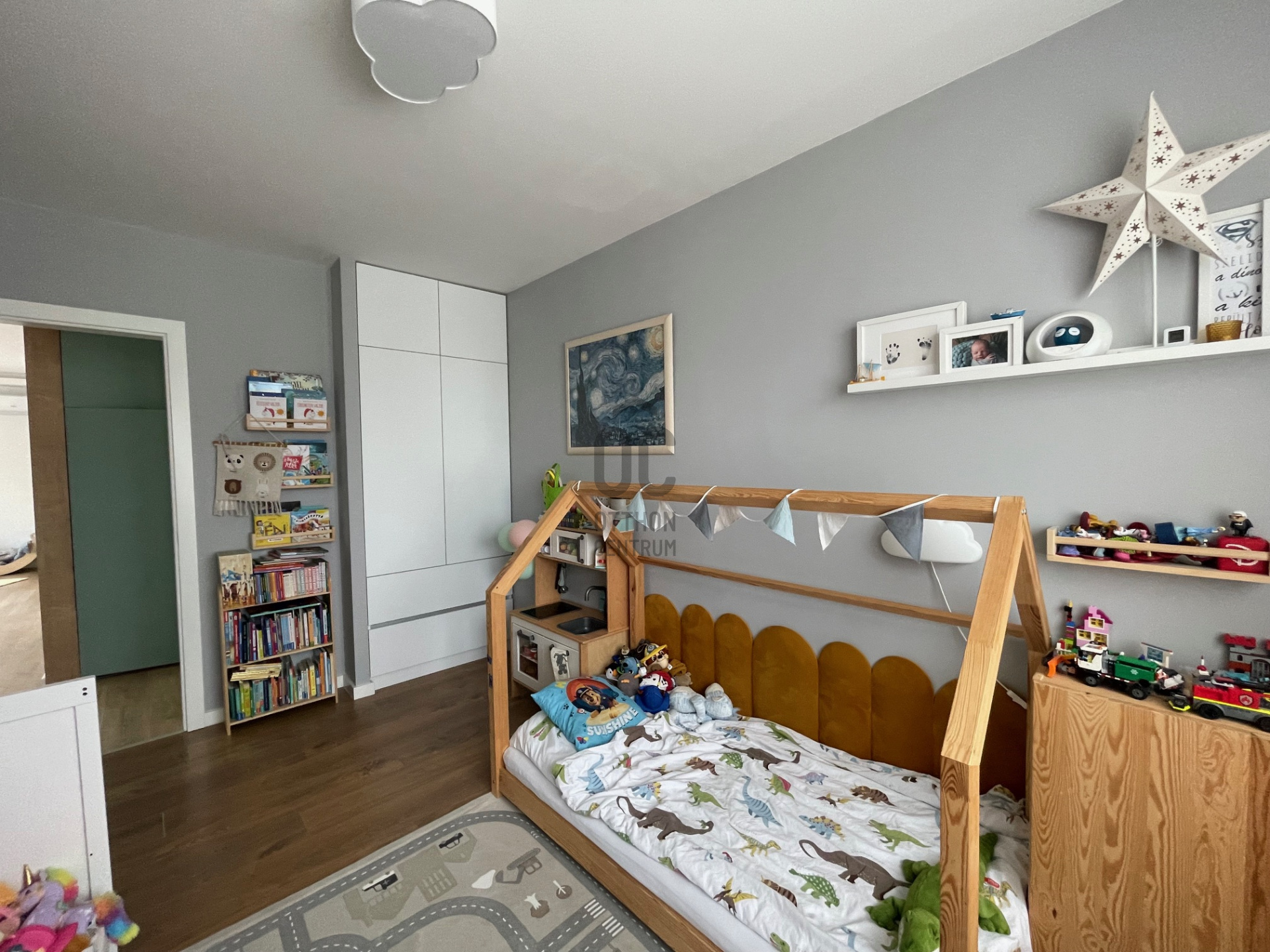 Gallery zoom image