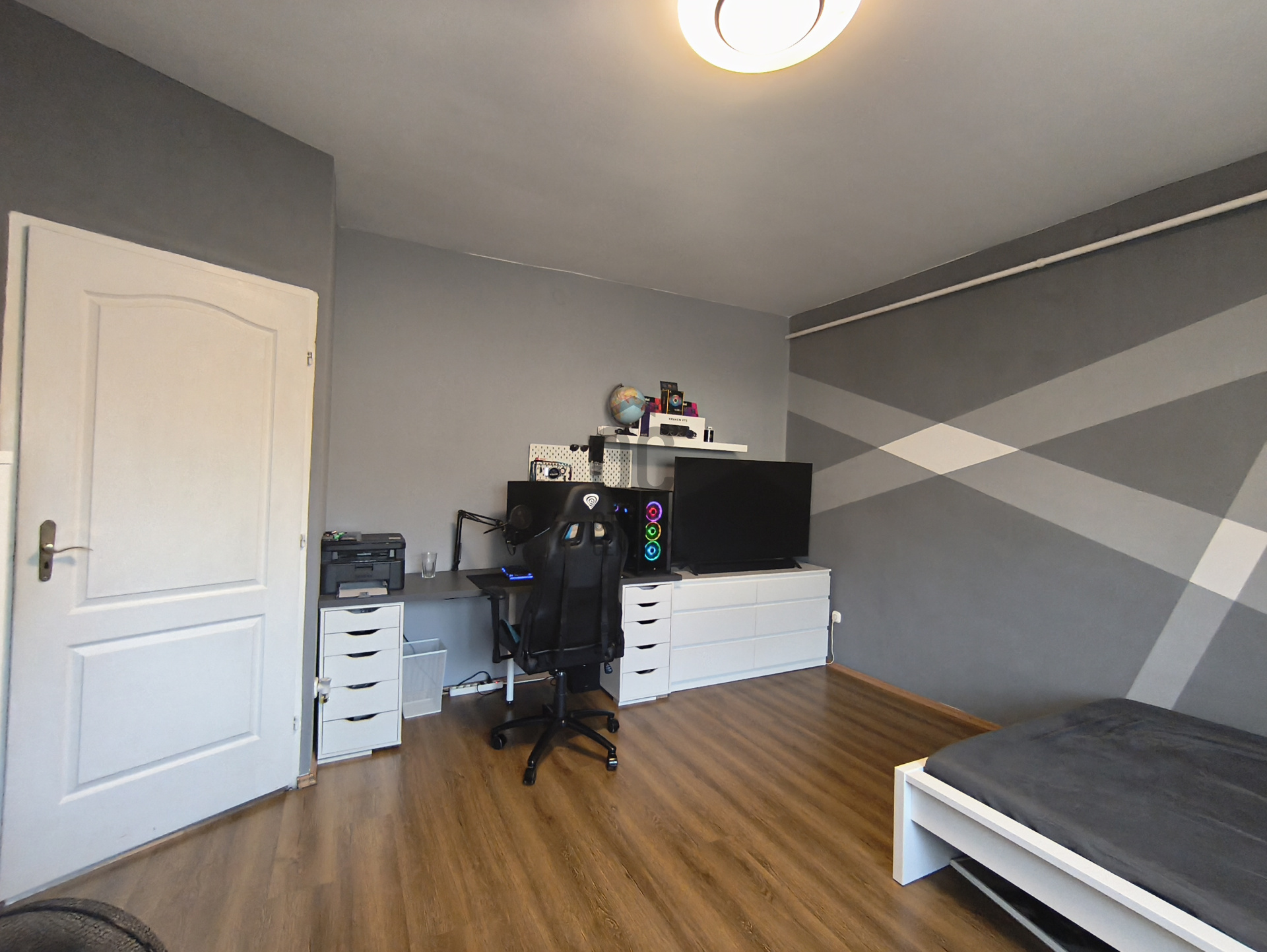 Gallery zoom image
