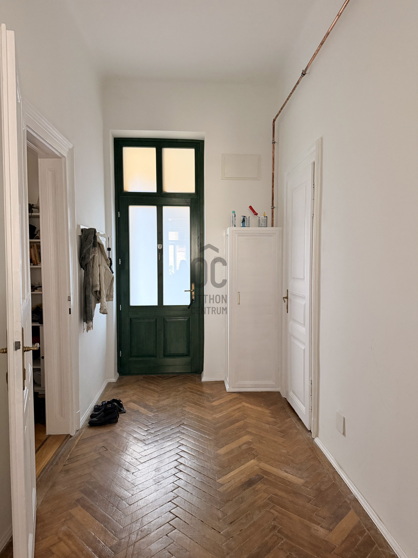 Gallery zoom image