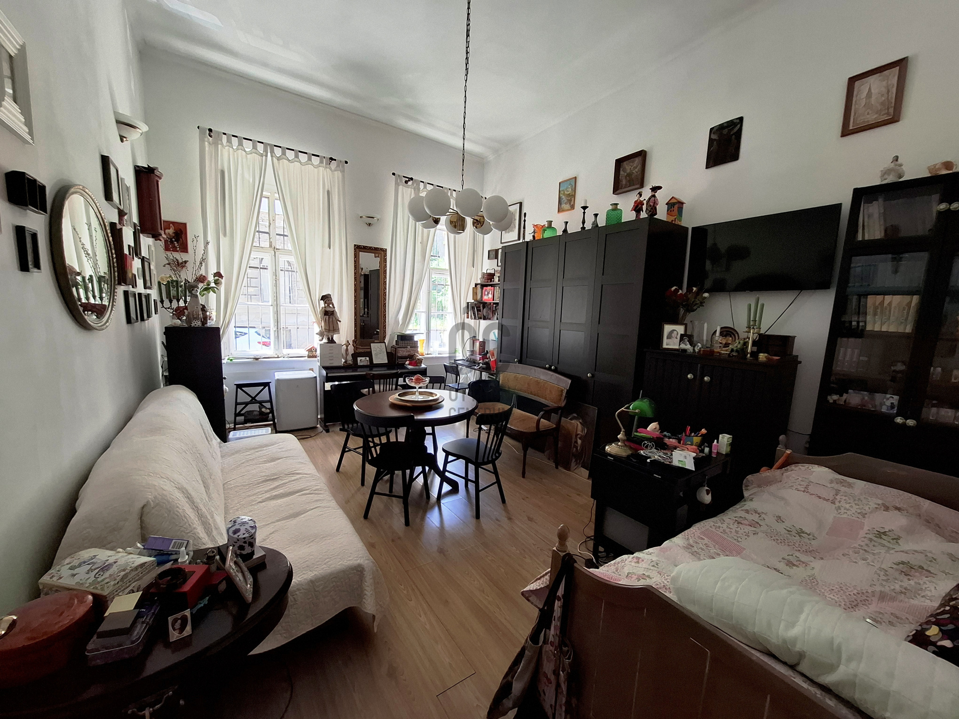 Gallery zoom image