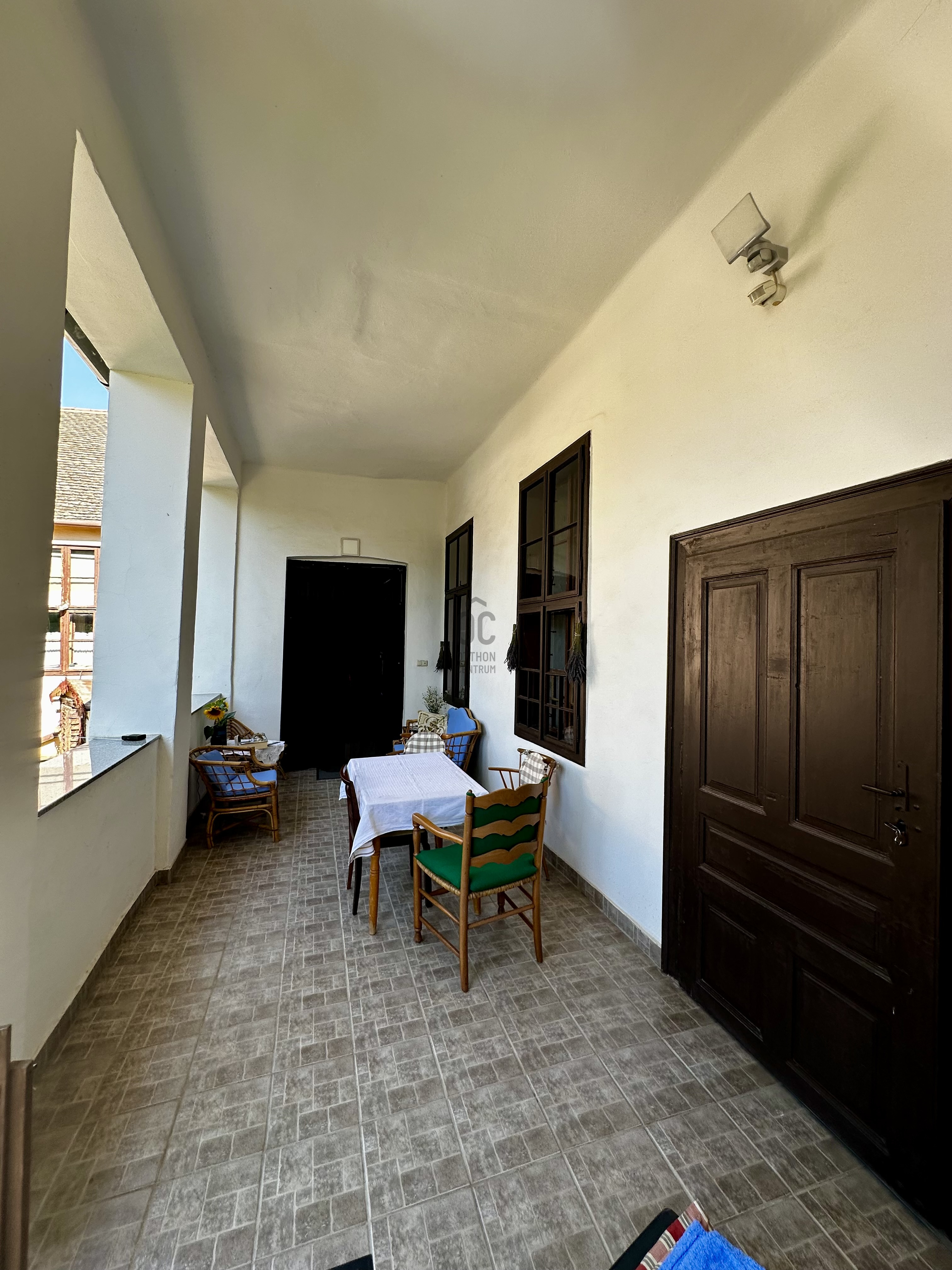 Gallery zoom image