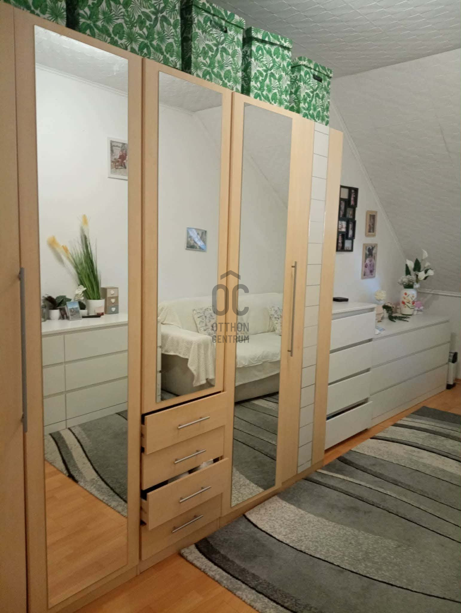 Gallery zoom image