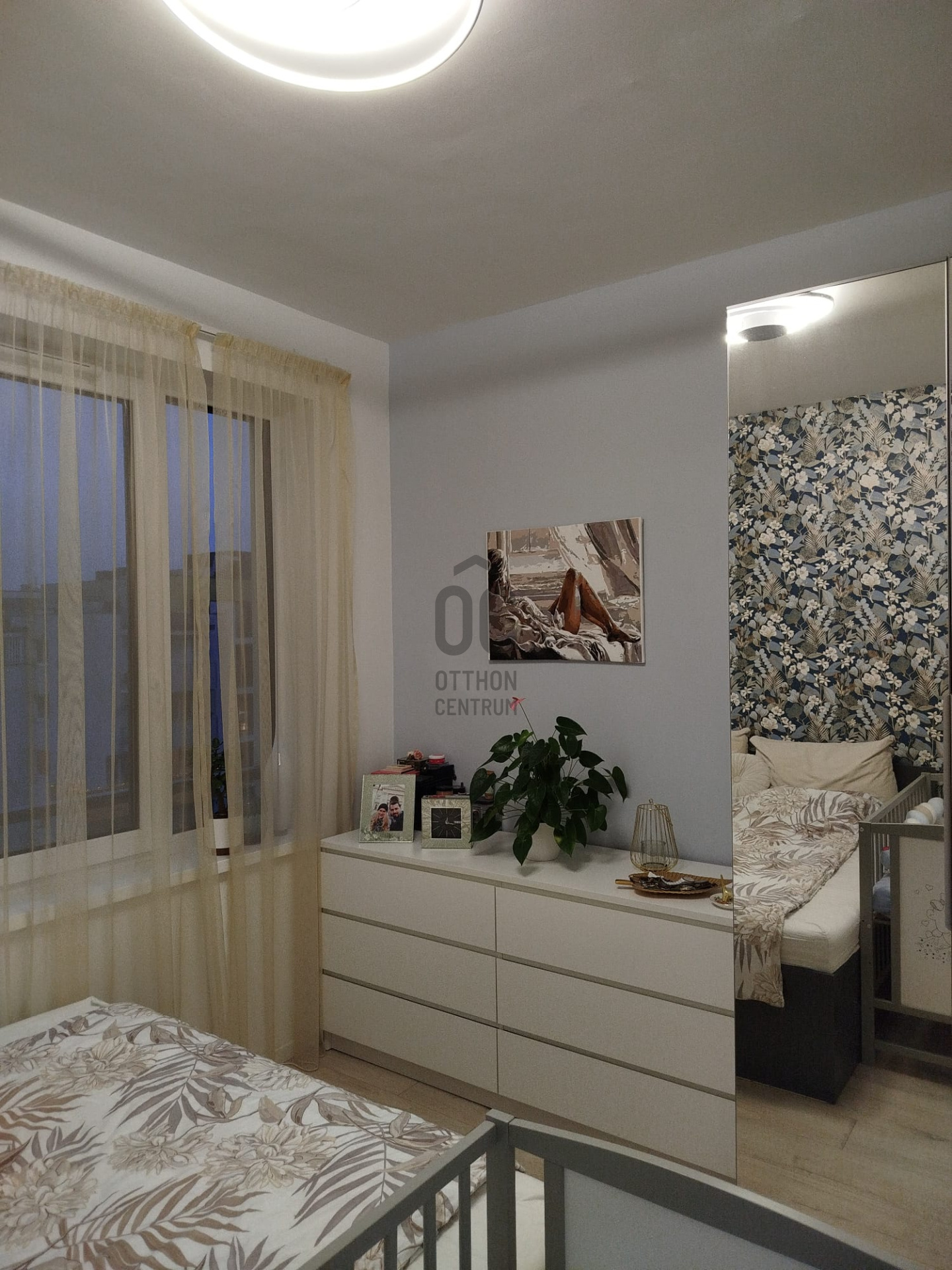 Gallery zoom image