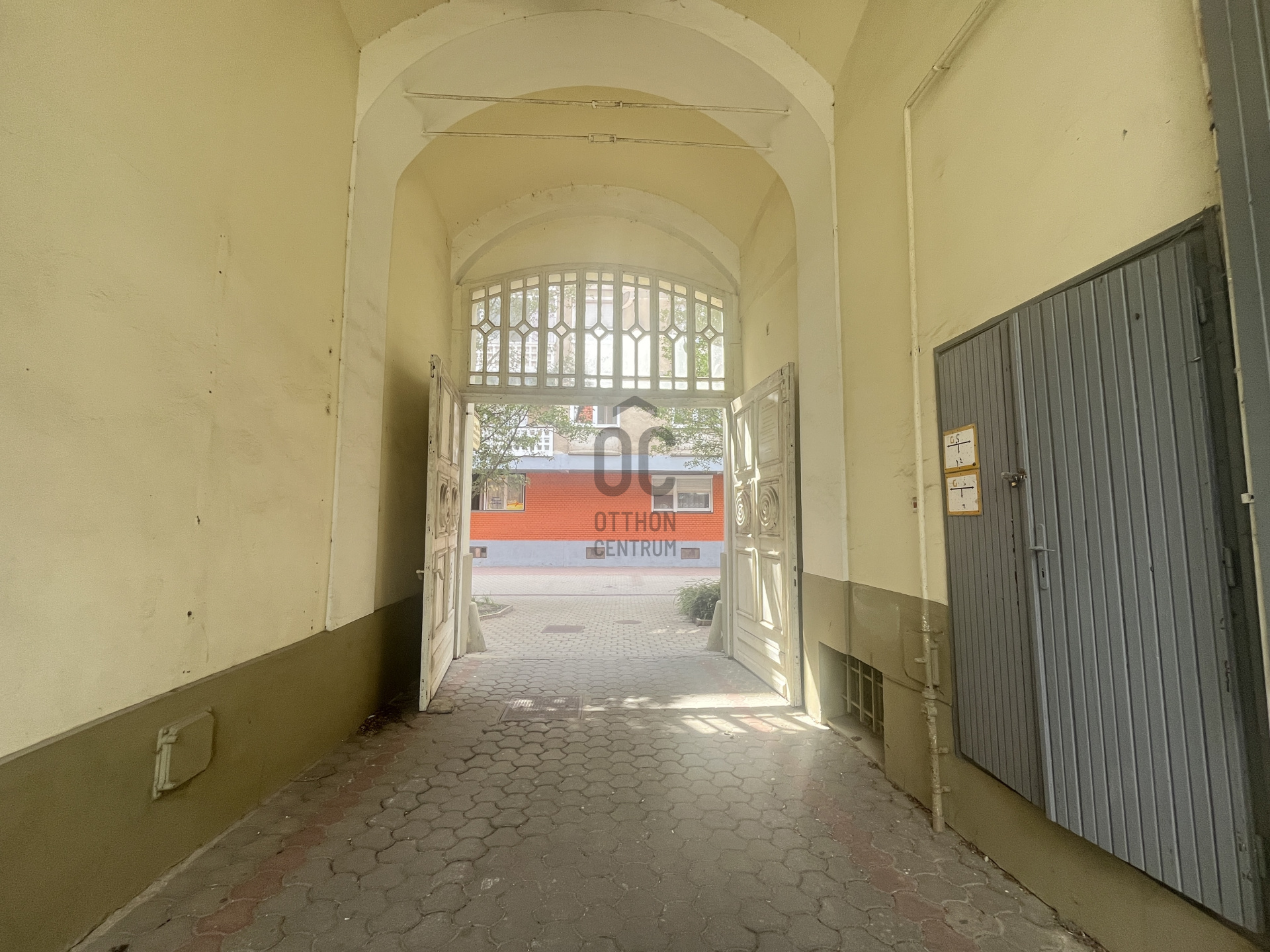 Gallery zoom image