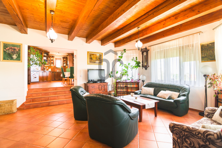 7 bed · 2318m² · Családi ház · 210.000.000 Ft